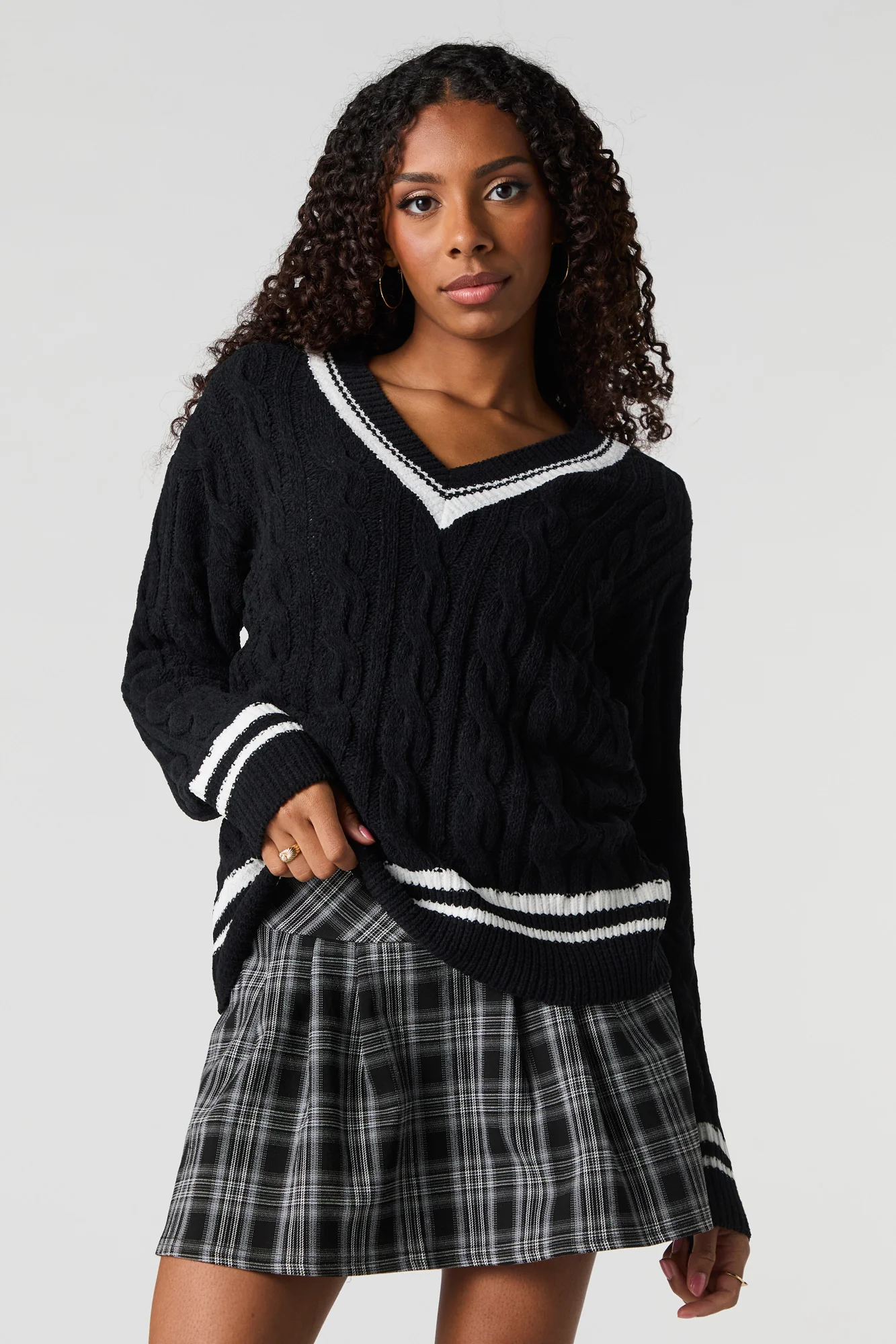 Cable Knit V-Neck Sweater - Image 4