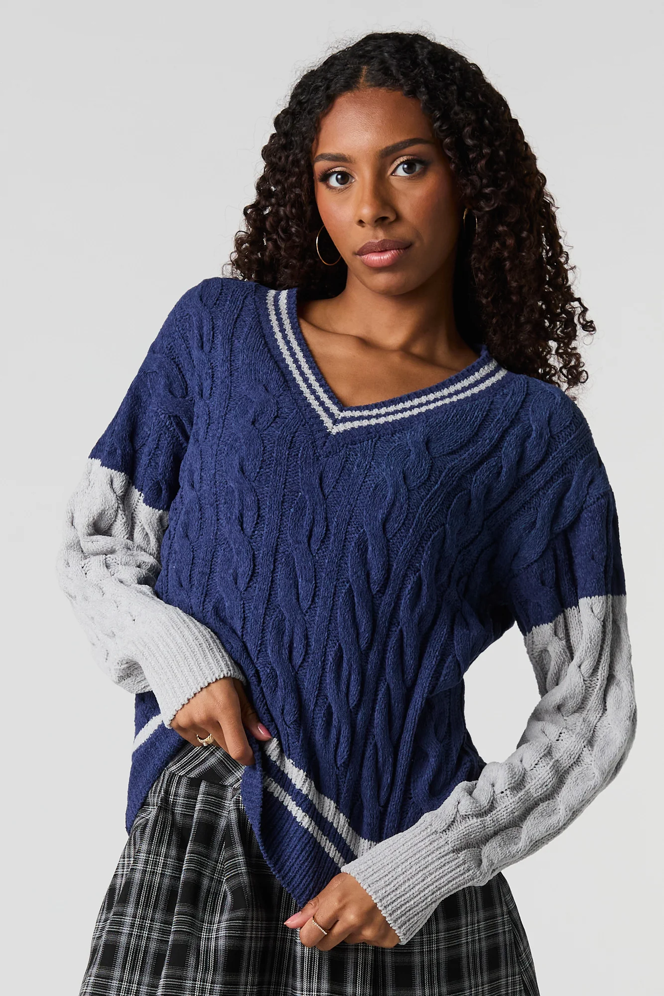 Cable Knit V-Neck Sweater - Image 7
