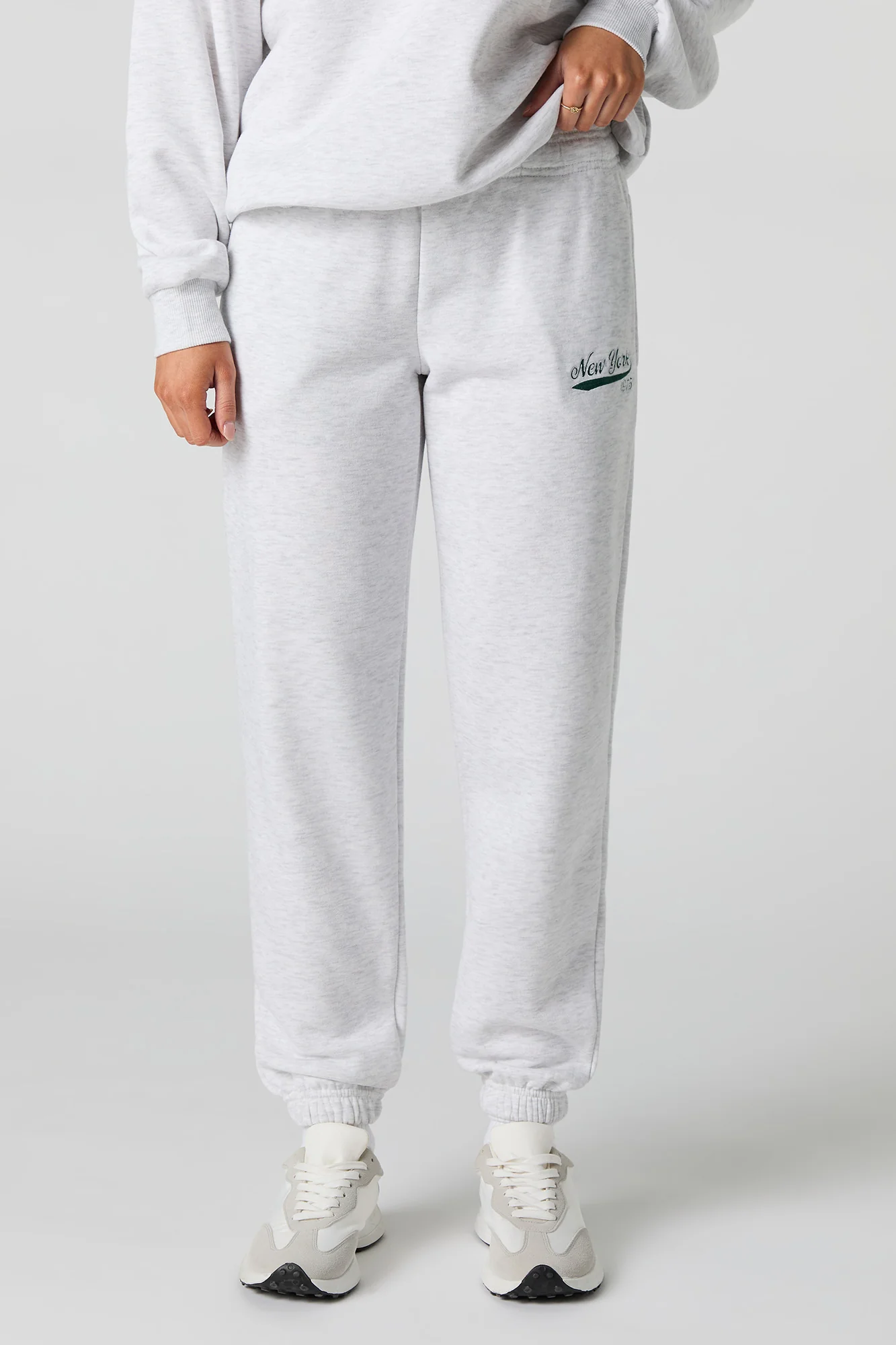 Jogger en molleton avec motif brodé City - Image 10