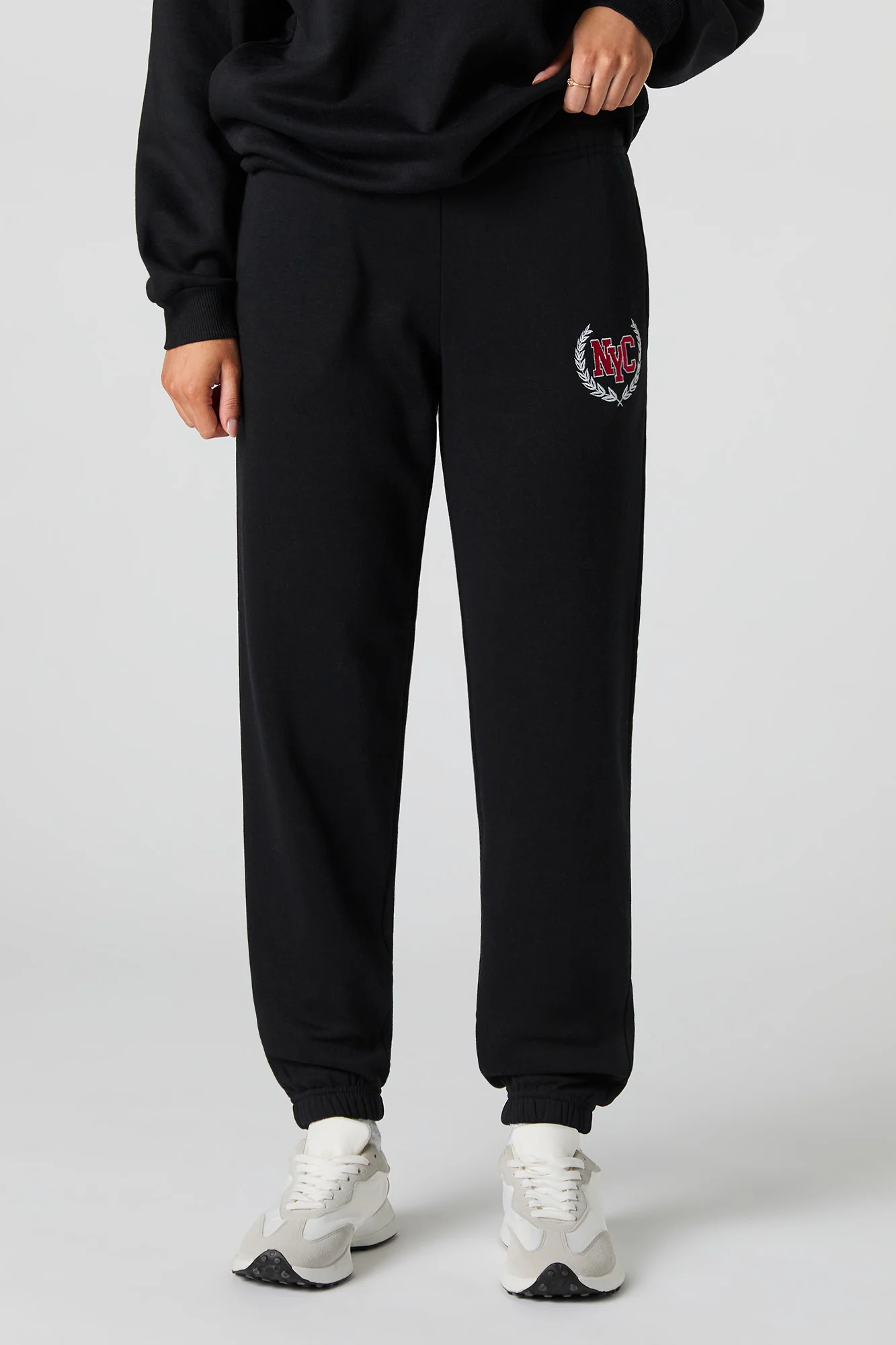 Jogger en molleton avec motif brodé City - Image 6