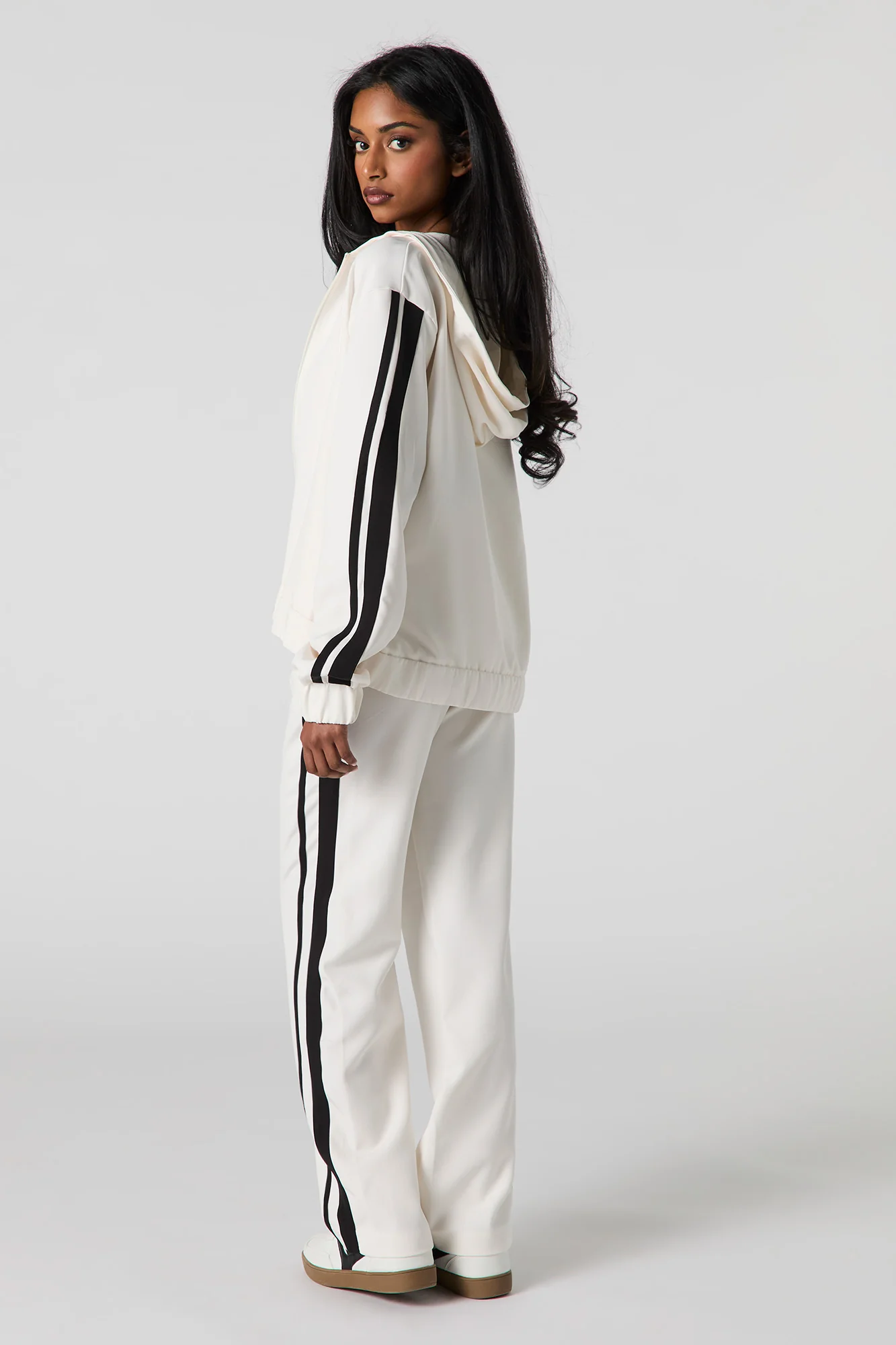 Pantalon Active avec rayures latérales et taille coulissante - Image 7