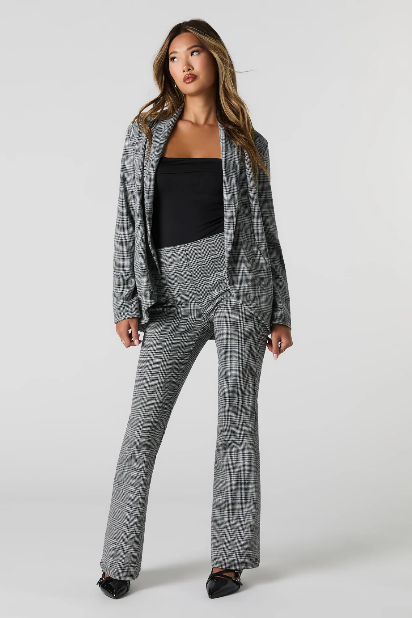 Pantalon habillé évasé en tricot à carreaux - Image 7