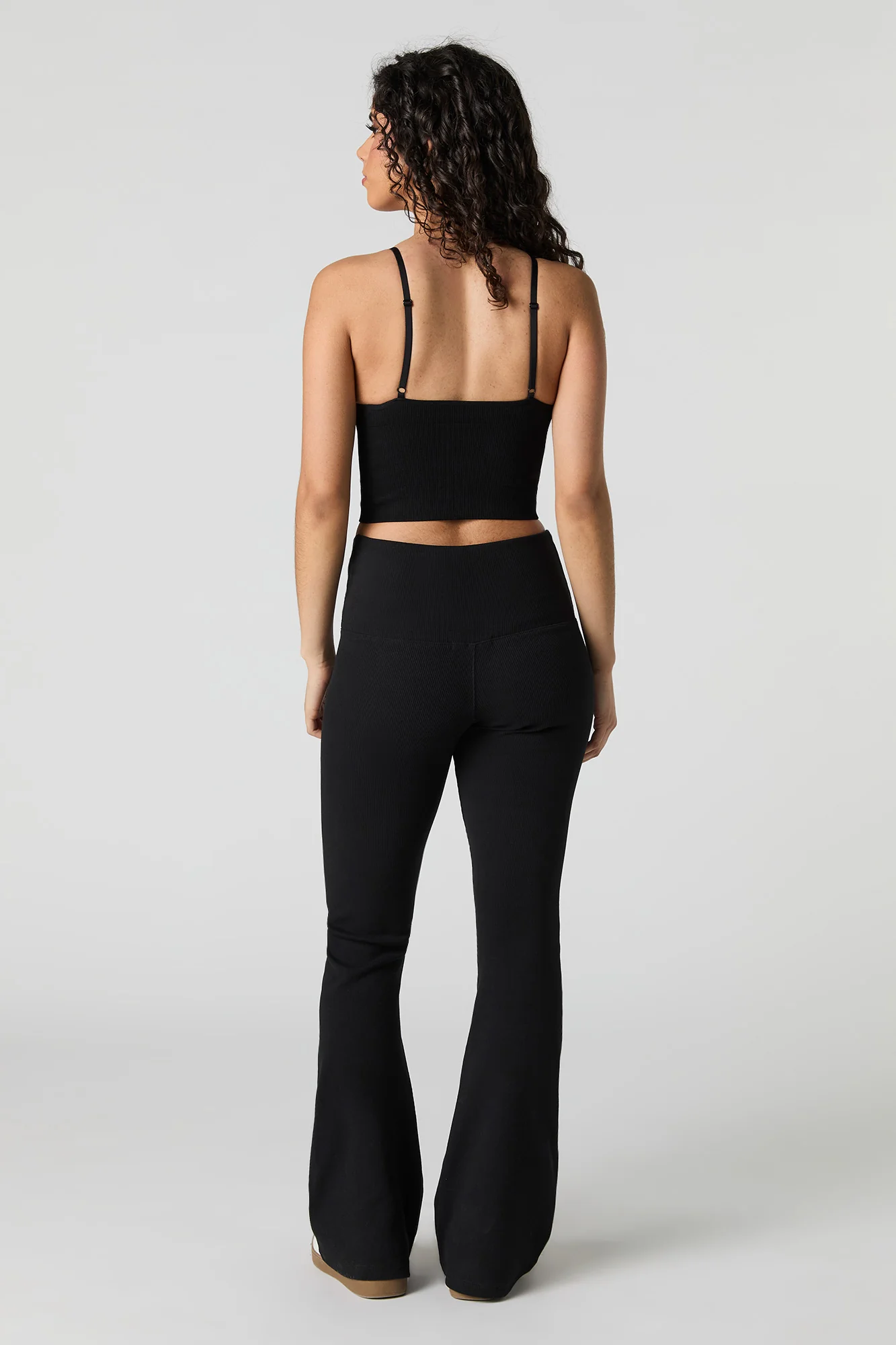 Pantalon à jambe évasée côtelé avec taille en V - Image 6
