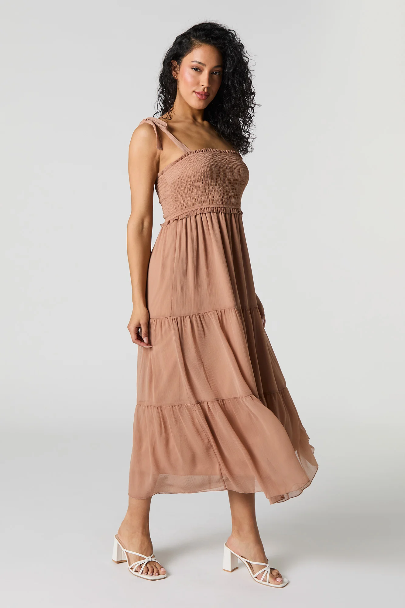 Robe midi volantée en chiffon avec attaches - Image 9