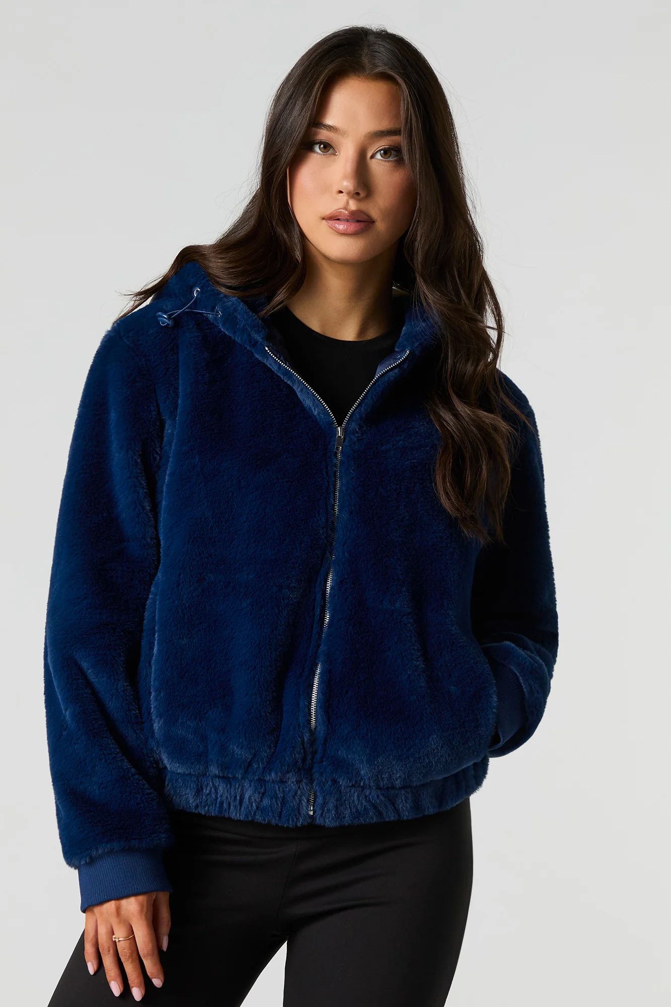 Blouson à capuchon en similifourrure - Image 4