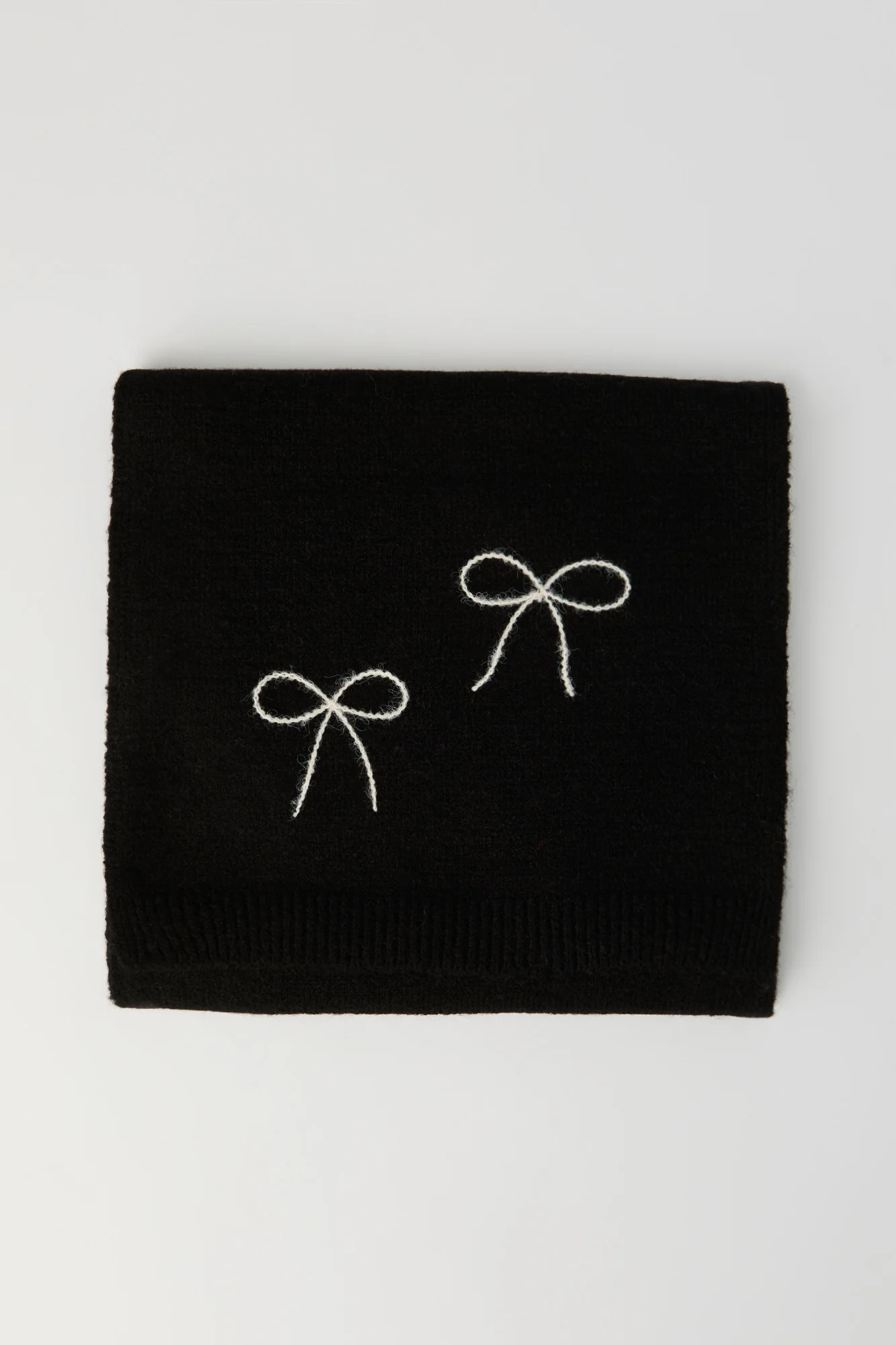 Bow Jacquard Knit Scarf - Image 2
