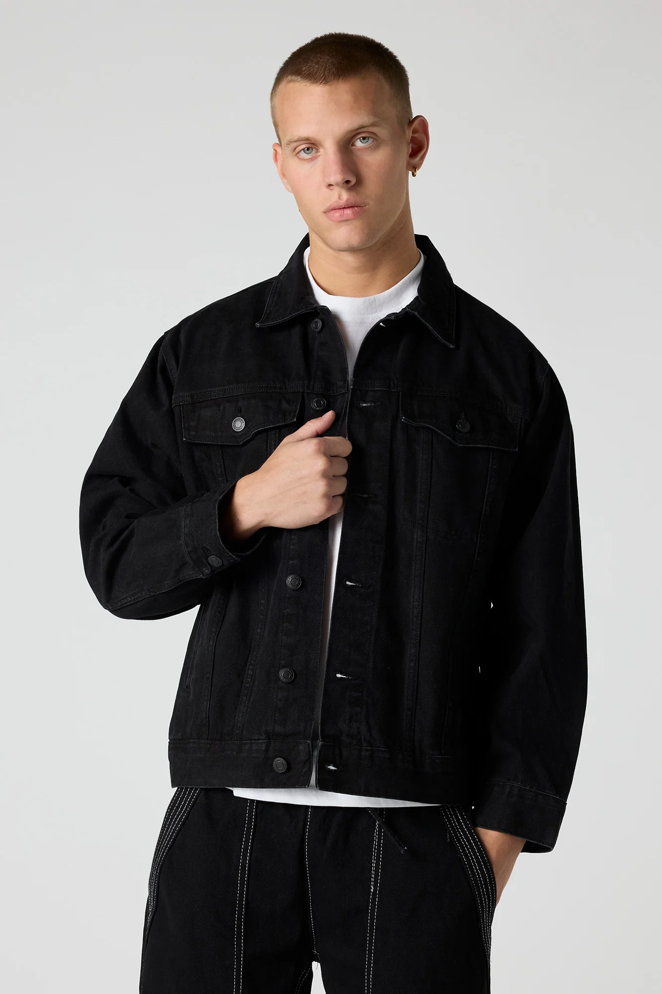 Relaxed Denim Trucker Jacket - Image 4