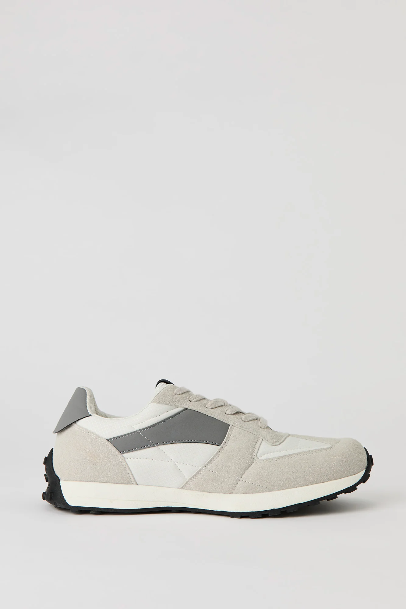 Colourblock Tread Sole Sneaker - Image 10