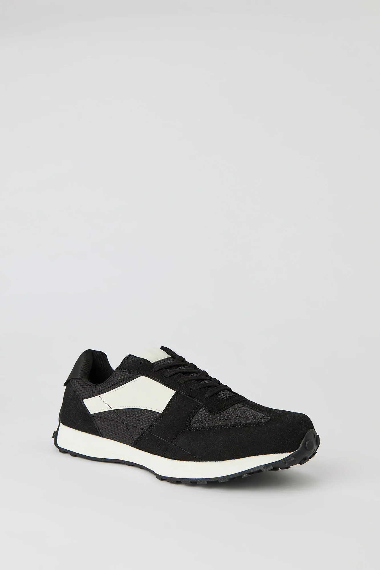 Colourblock Tread Sole Sneaker - Image 16