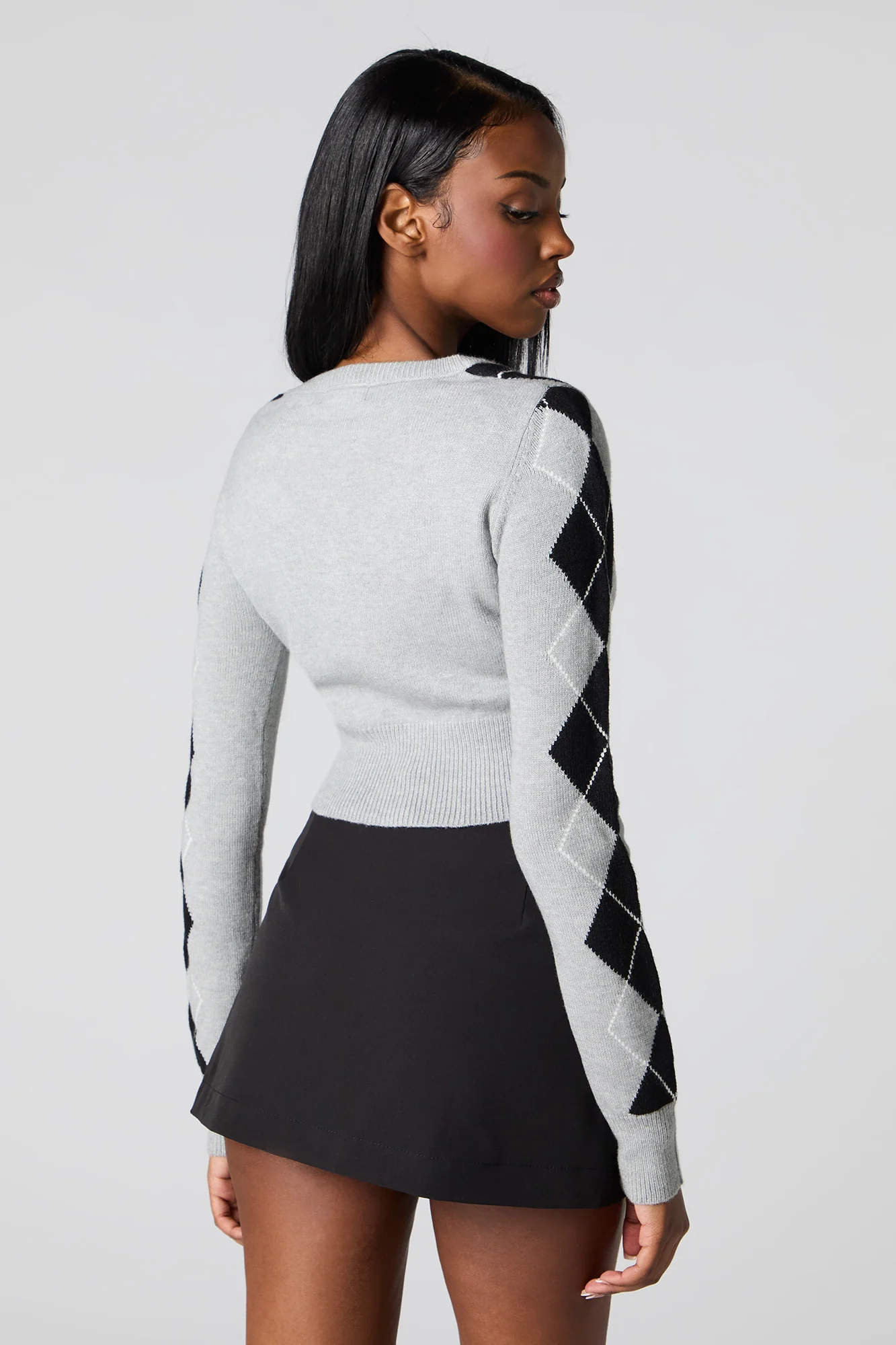 Cropped V-Neck Argyle Sweater - Image 5