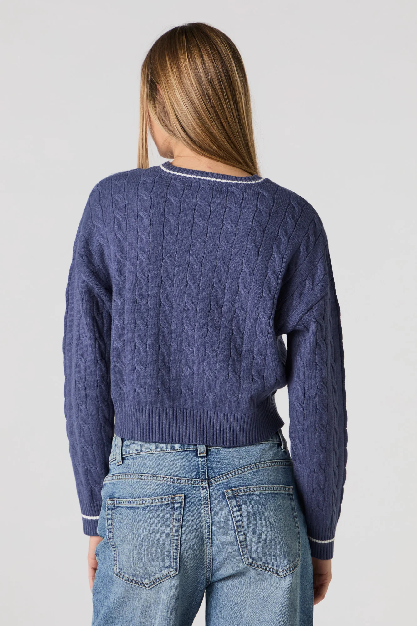 Chandail en tricot torsadé avec motif brodé - Image 11