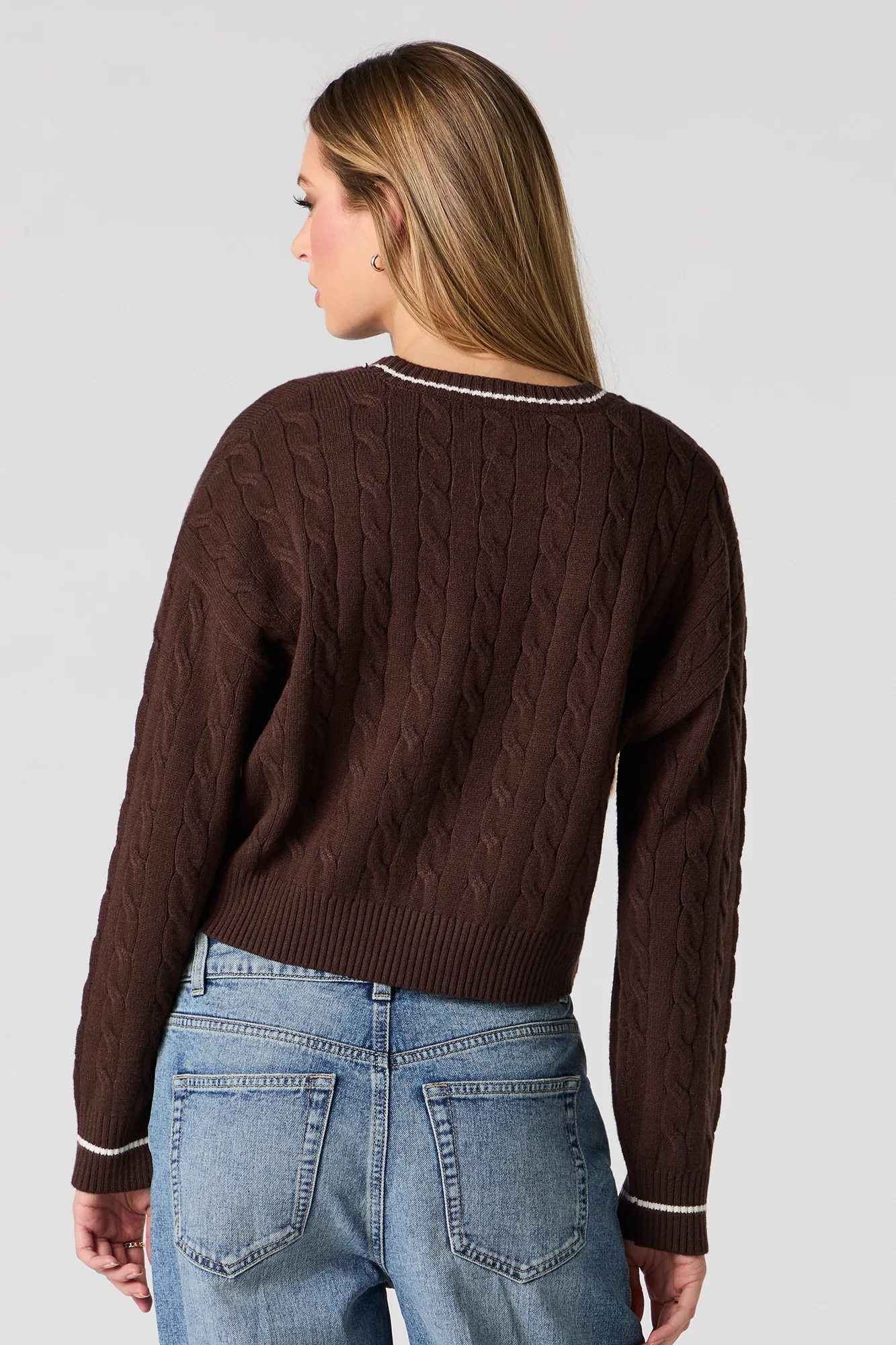 Chandail en tricot torsadé avec motif brodé - Image 2