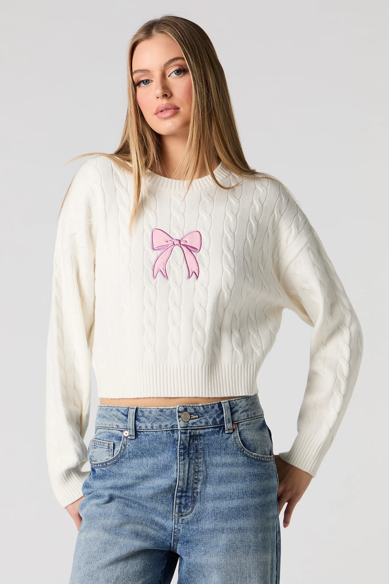 Chandail en tricot torsadé avec motif brodé - Image 4