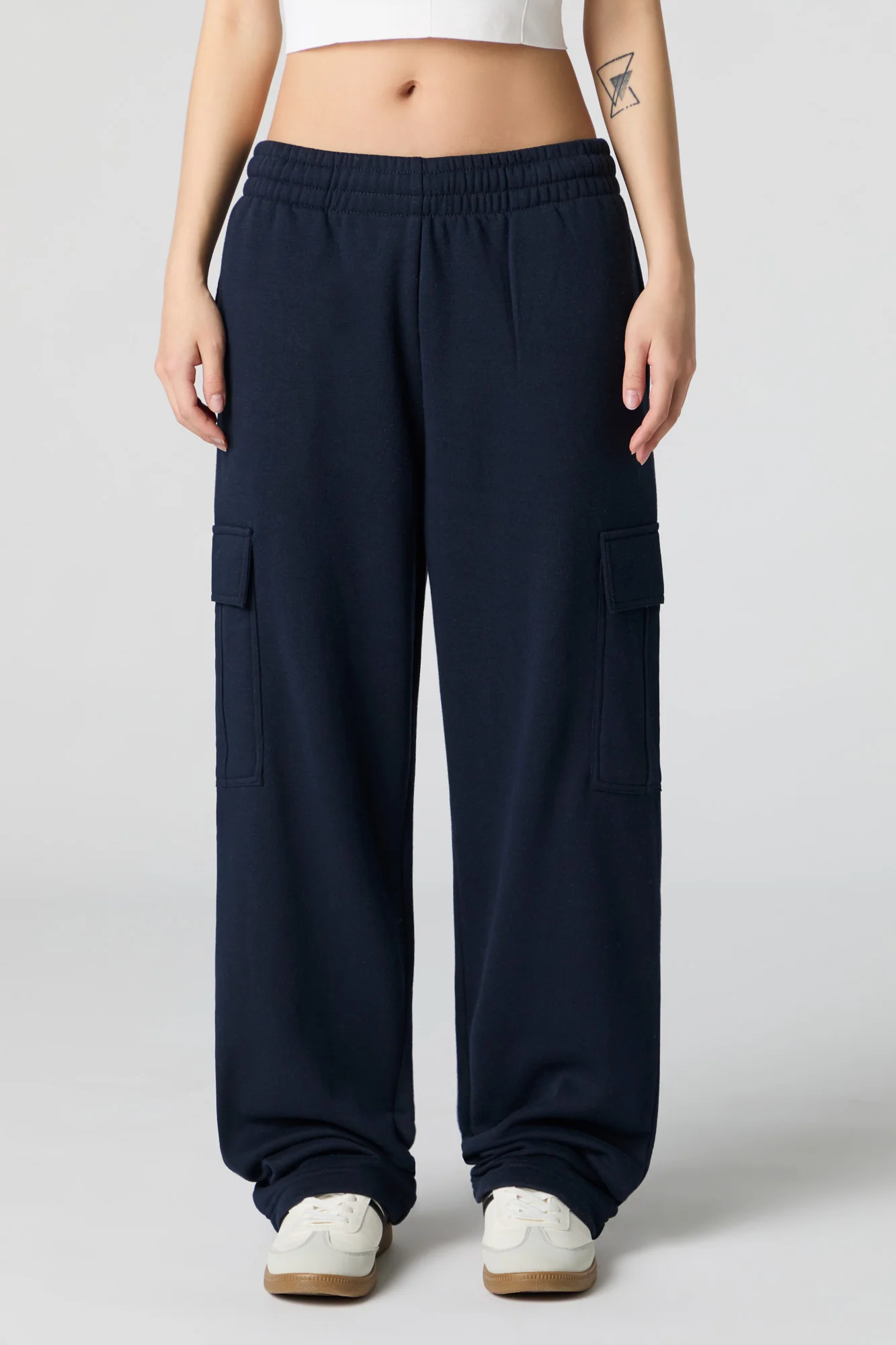 Pantalon d'entraînement cargo à jambe large en molleton uni - Image 5