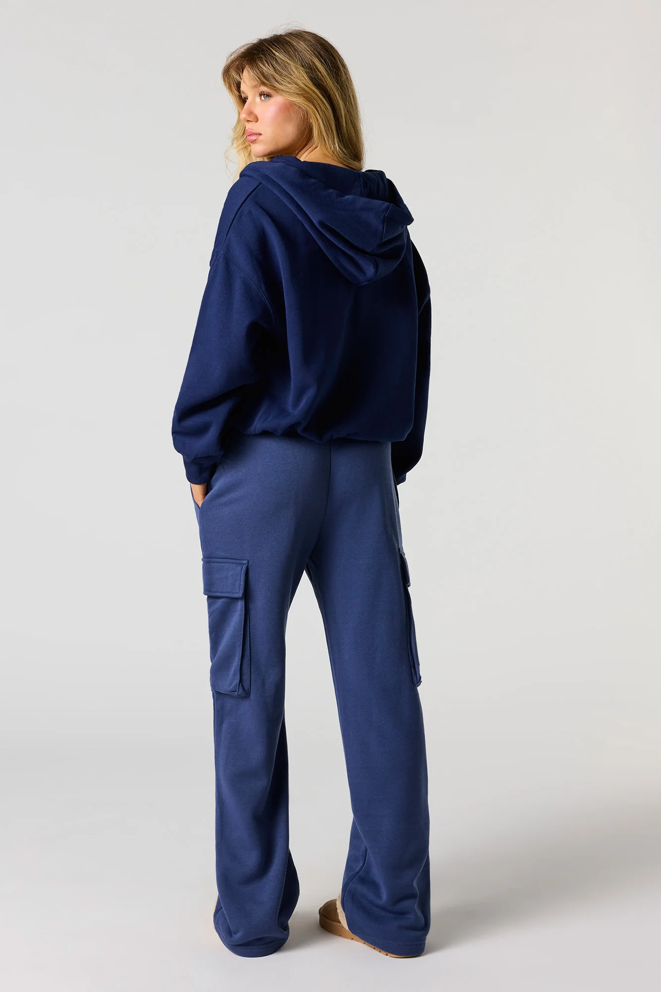 Pantalon d'entraînement cargo à jambe large en molleton - Image 6