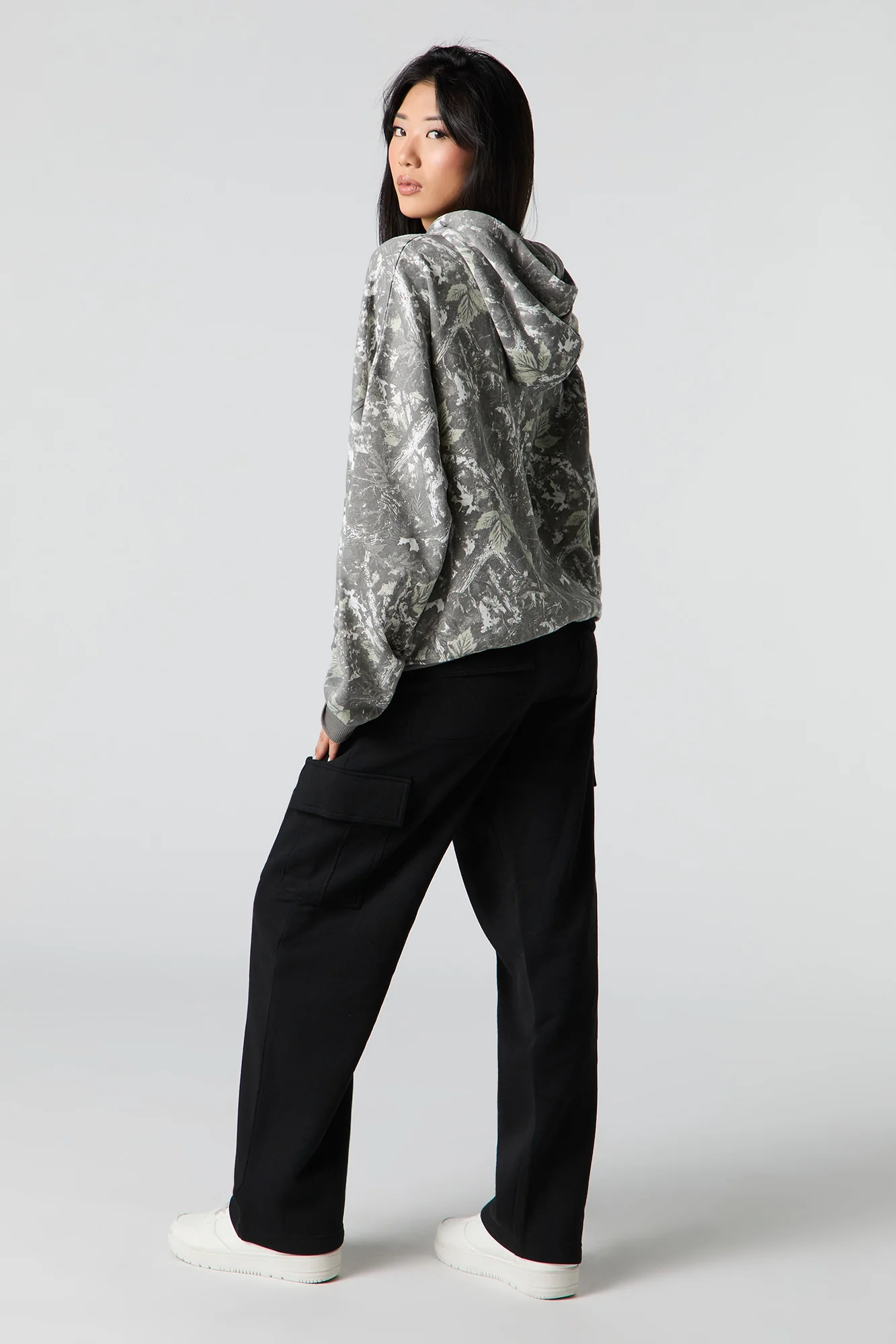 Fleece Wide Leg Cargo Jogger - Image 9