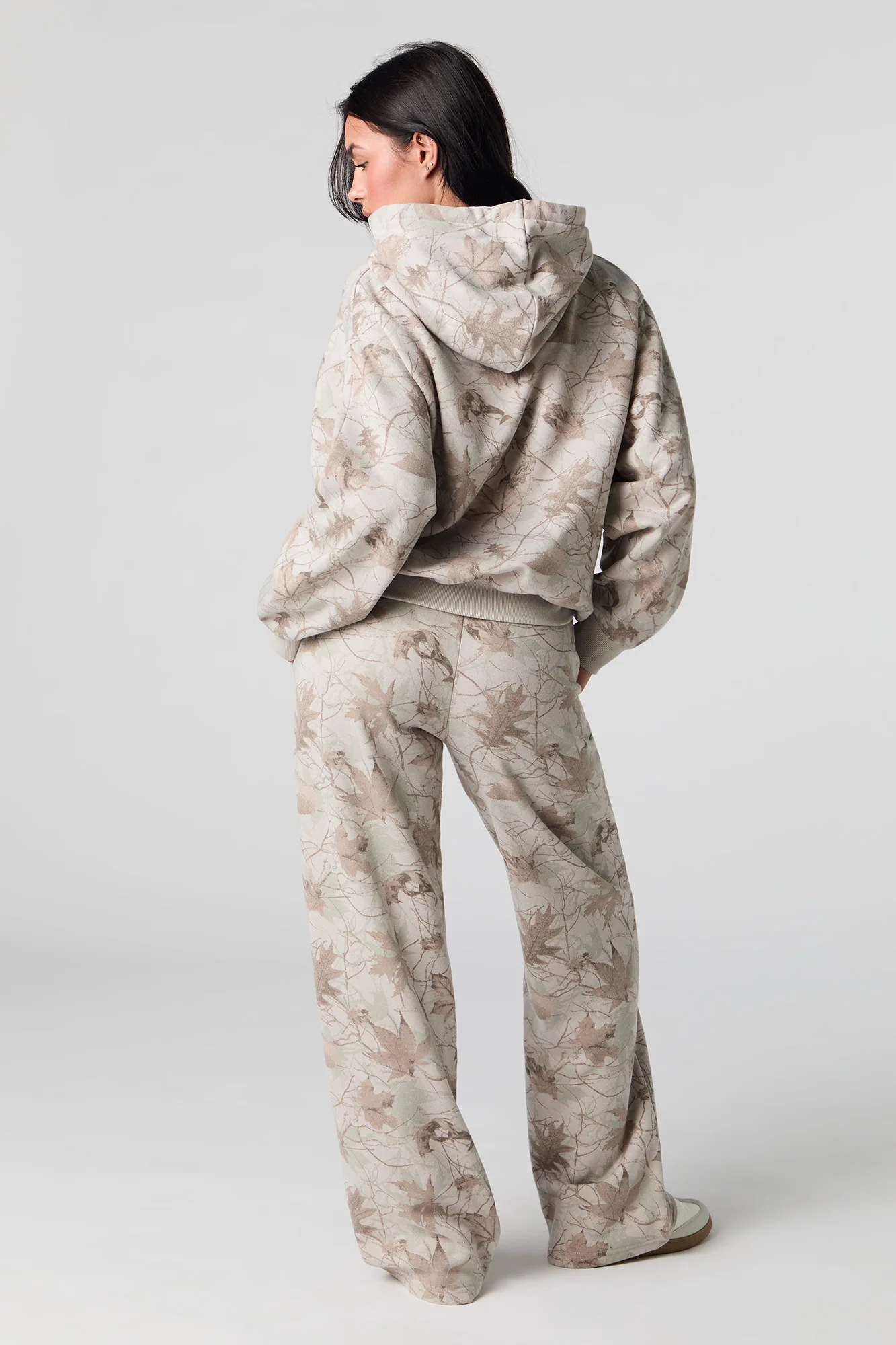 Camo Leaf Print Fleece Wide Leg Sweatpant - Image 3