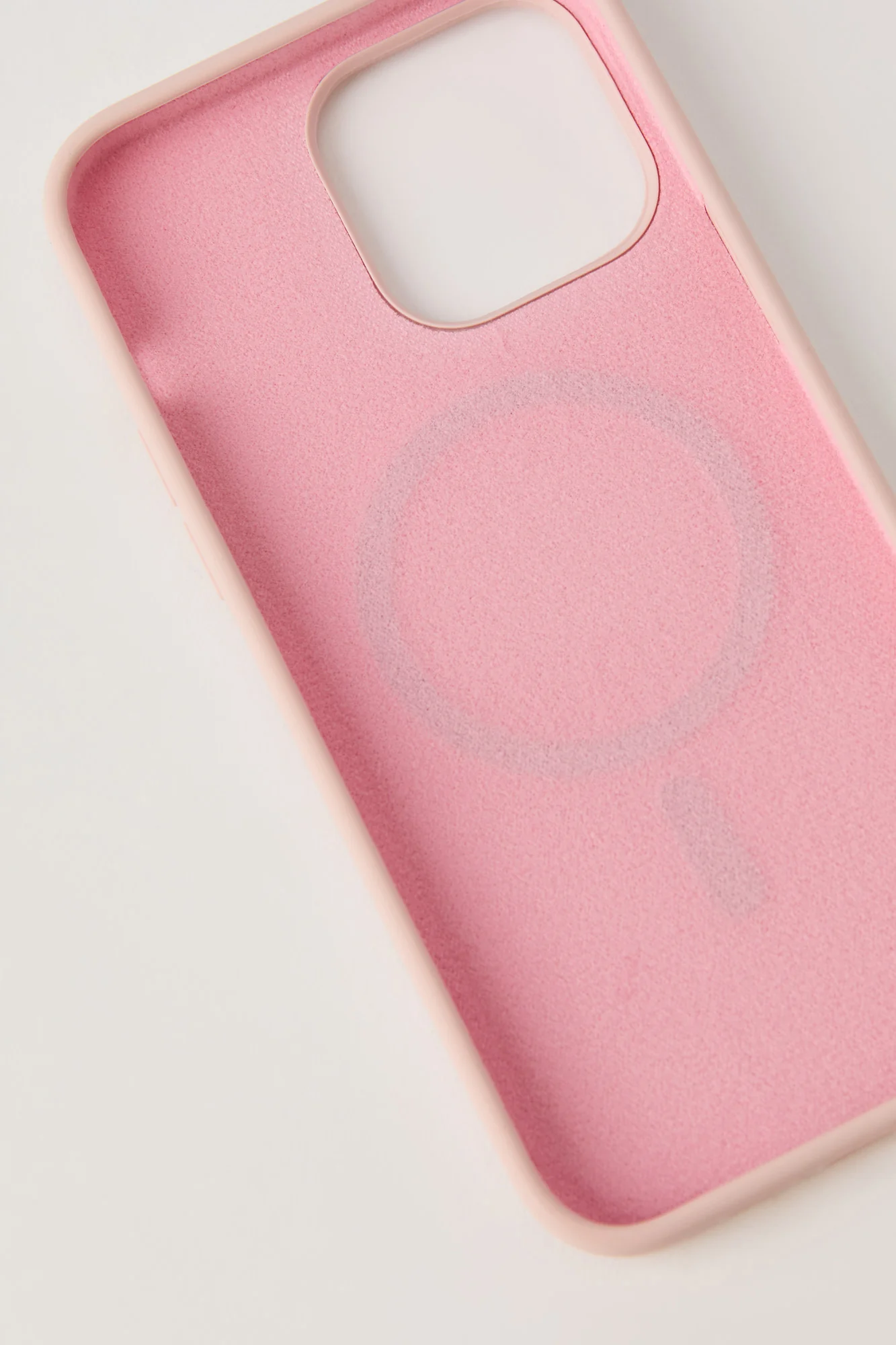 Étui de cellulaire en silicone pour iPhone 14 Pro Max MagSafe - Image 3