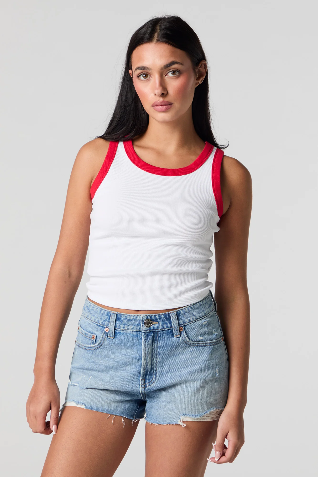 Short en denim d'aspect usé avec poches à motif brodé - Image 2