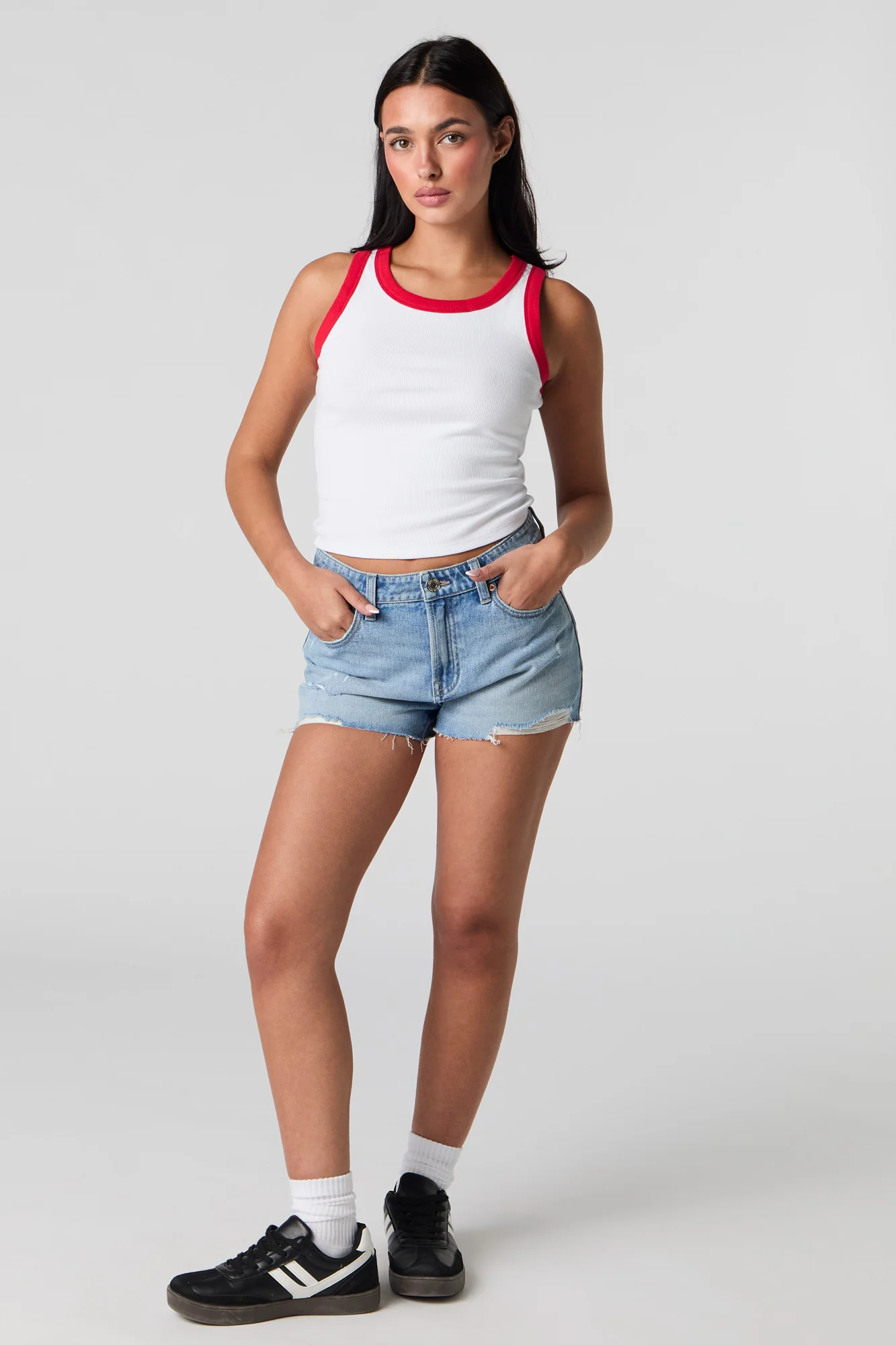 Short en denim d'aspect usé avec poches à motif brodé - Image 3