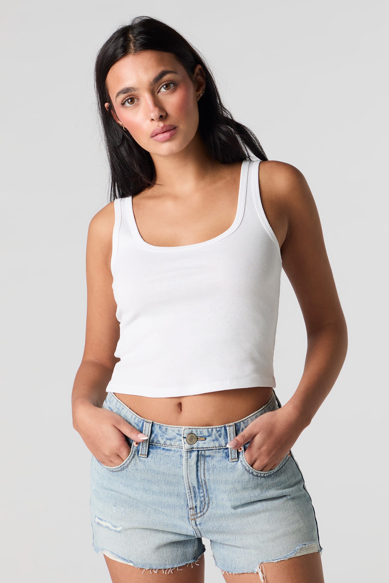 Short en denim d'aspect usé avec poches à motif brodé - Image 5