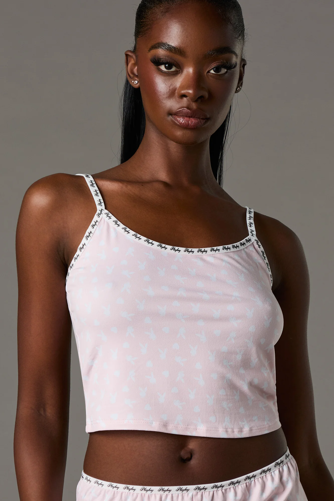 Ensemble pyjama avec camisole et pantalon à imprimé Playboy - Image 11