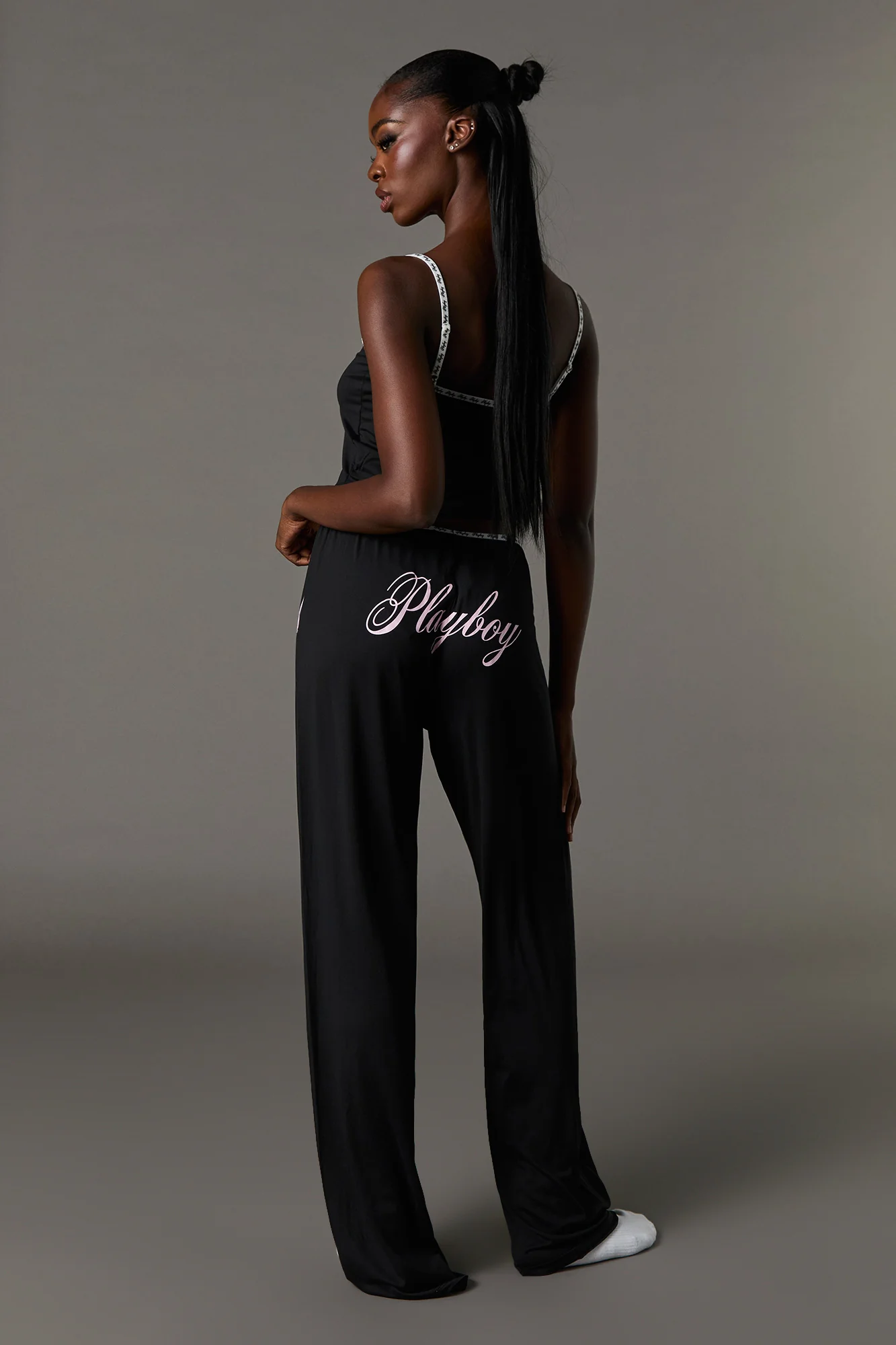 Ensemble pyjama avec camisole et pantalon à imprimé Playboy - Image 18