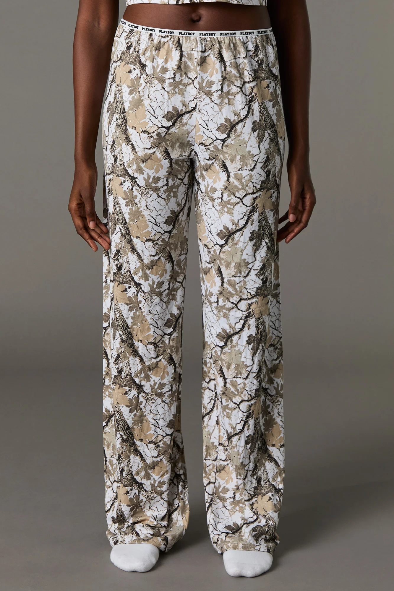 Ensemble pyjama avec camisole et pantalon à imprimé Playboy - Image 7
