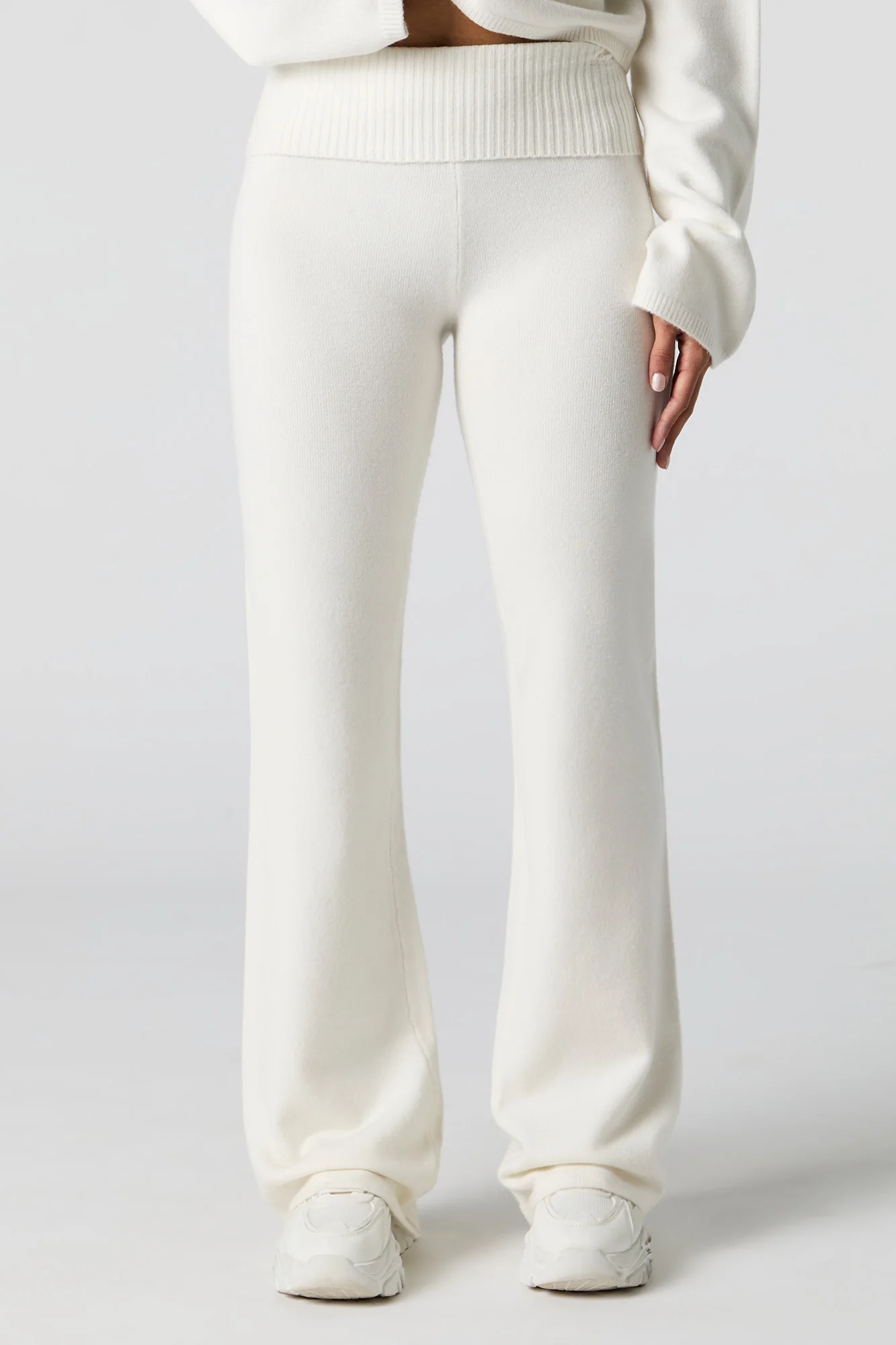 Pantalon à jambe évasée en tricot avec taille pliée - Image 8