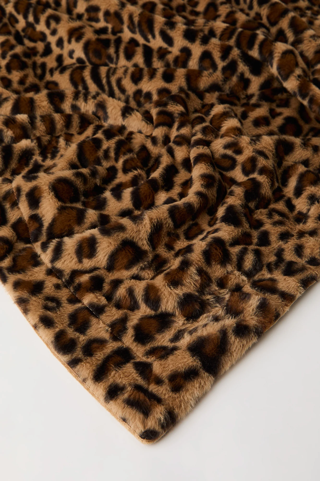 Plush Throw Blanket - Image 3