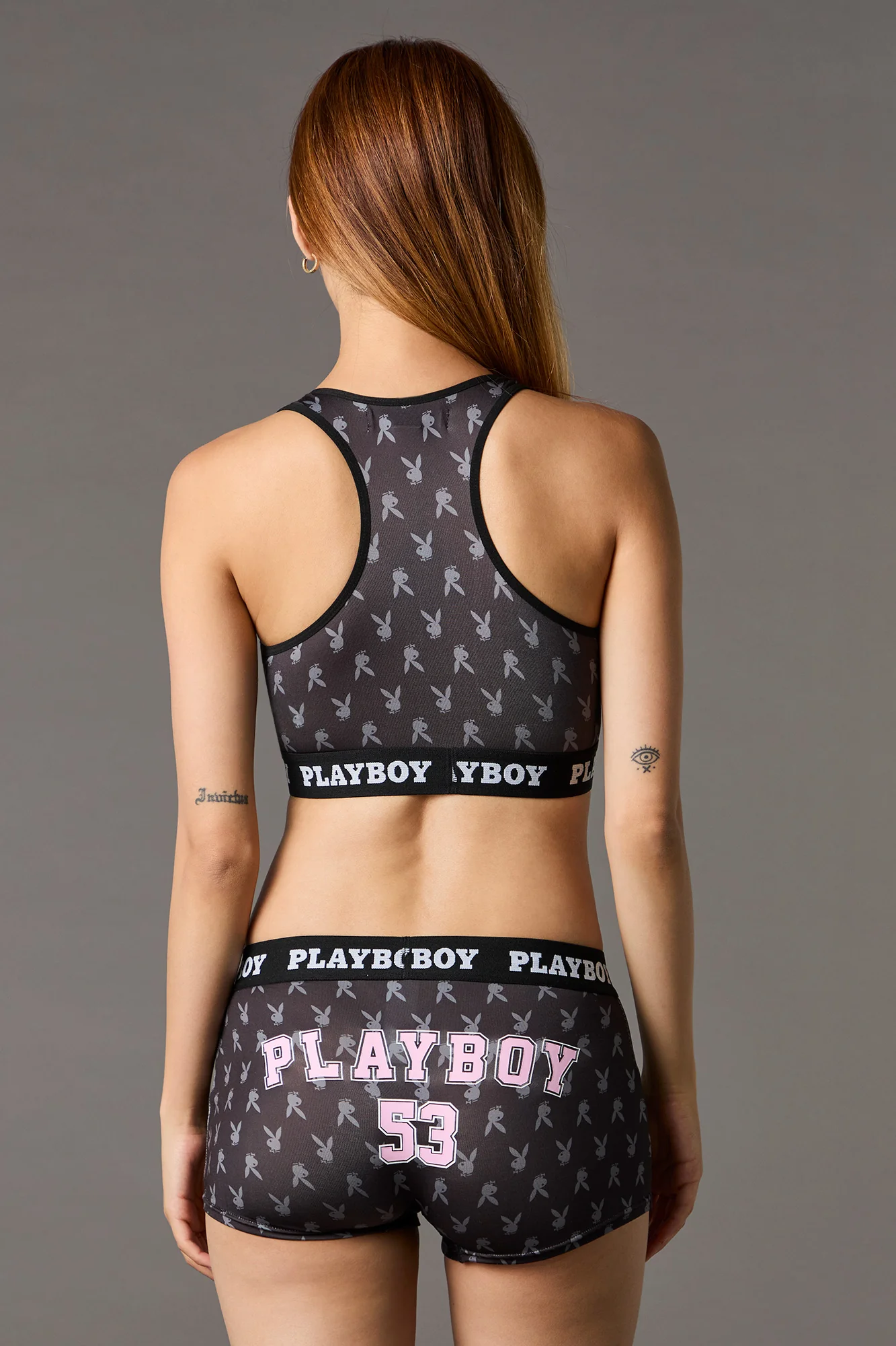 Ensemble 2 pièces soutien-gorge sport et short coupe garçonne Playboy - Image 10