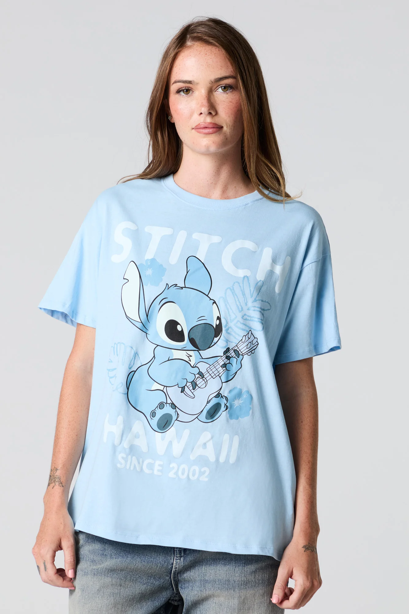 T-shirt de coupe garçonne à imprimé Stitch Hawaii