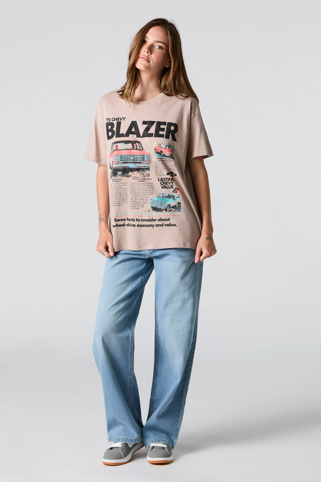 T-shirt de coupe garçonne à imprimé Chevy Blazer - Image 3