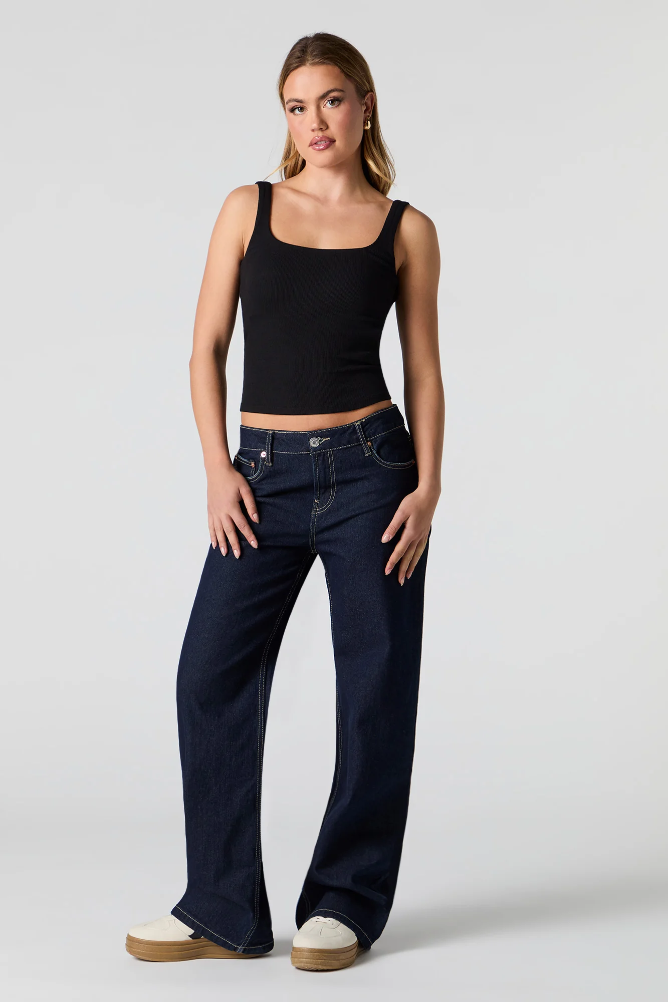 Camisole côtelé à encolure carrée et bonnets intégrés - Image 7