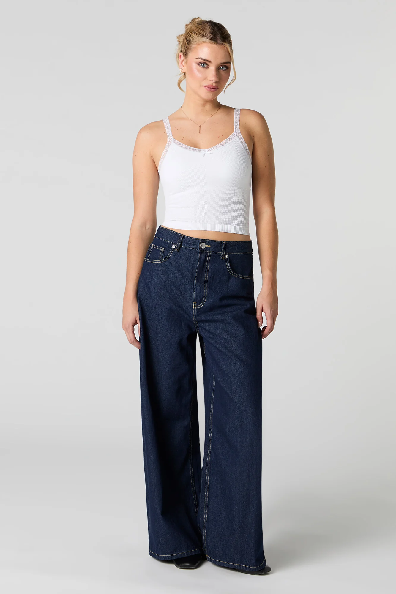 Camisole côtelée sans couture à bonnets intégrés et bordure en dentelle - Image 10