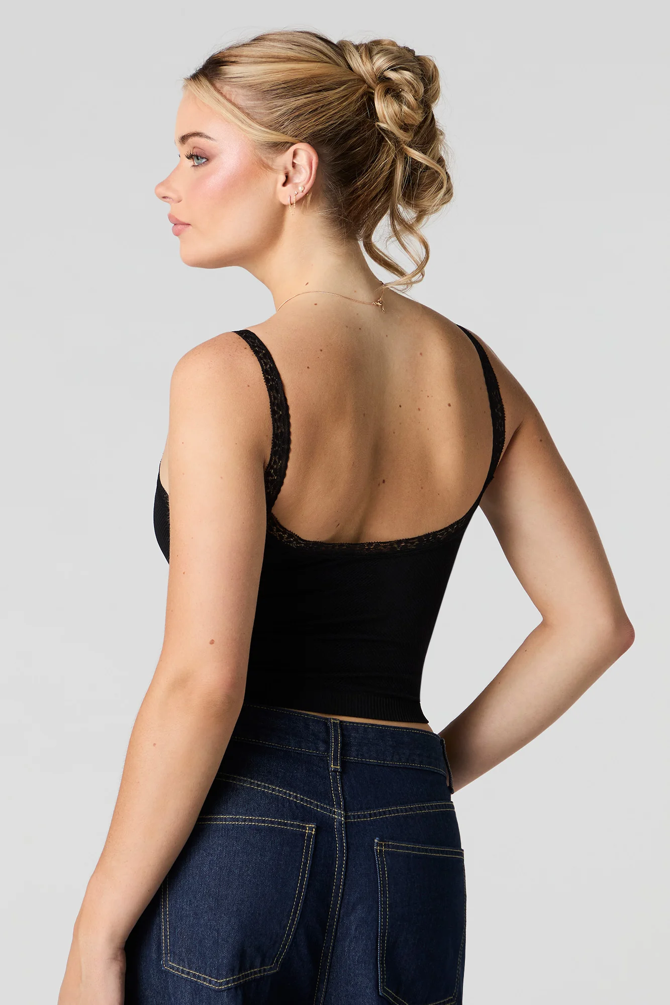 Camisole côtelée sans couture à bonnets intégrés et bordure en dentelle - Image 3