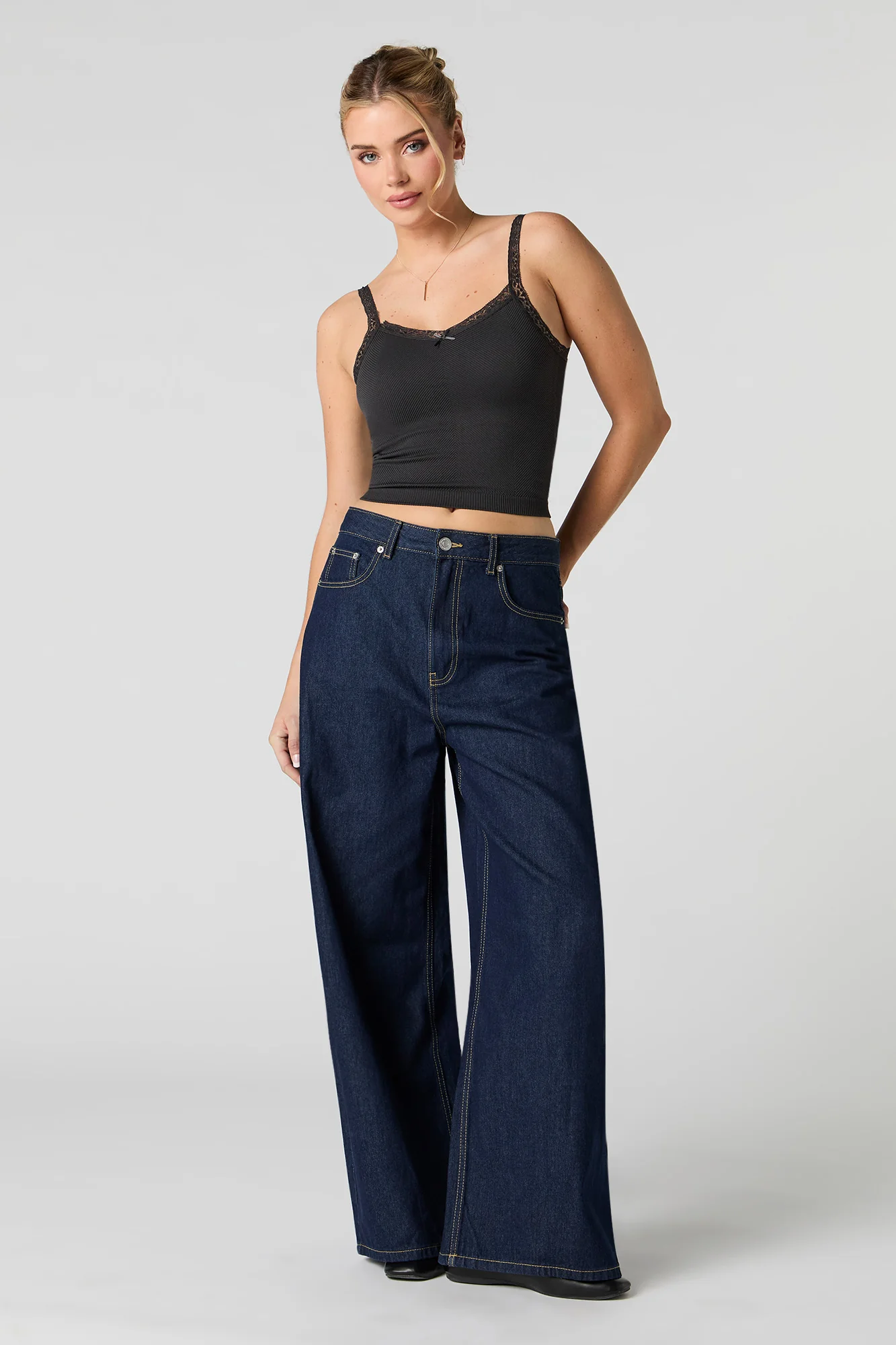 Camisole côtelée sans couture à bonnets intégrés et bordure en dentelle - Image 7