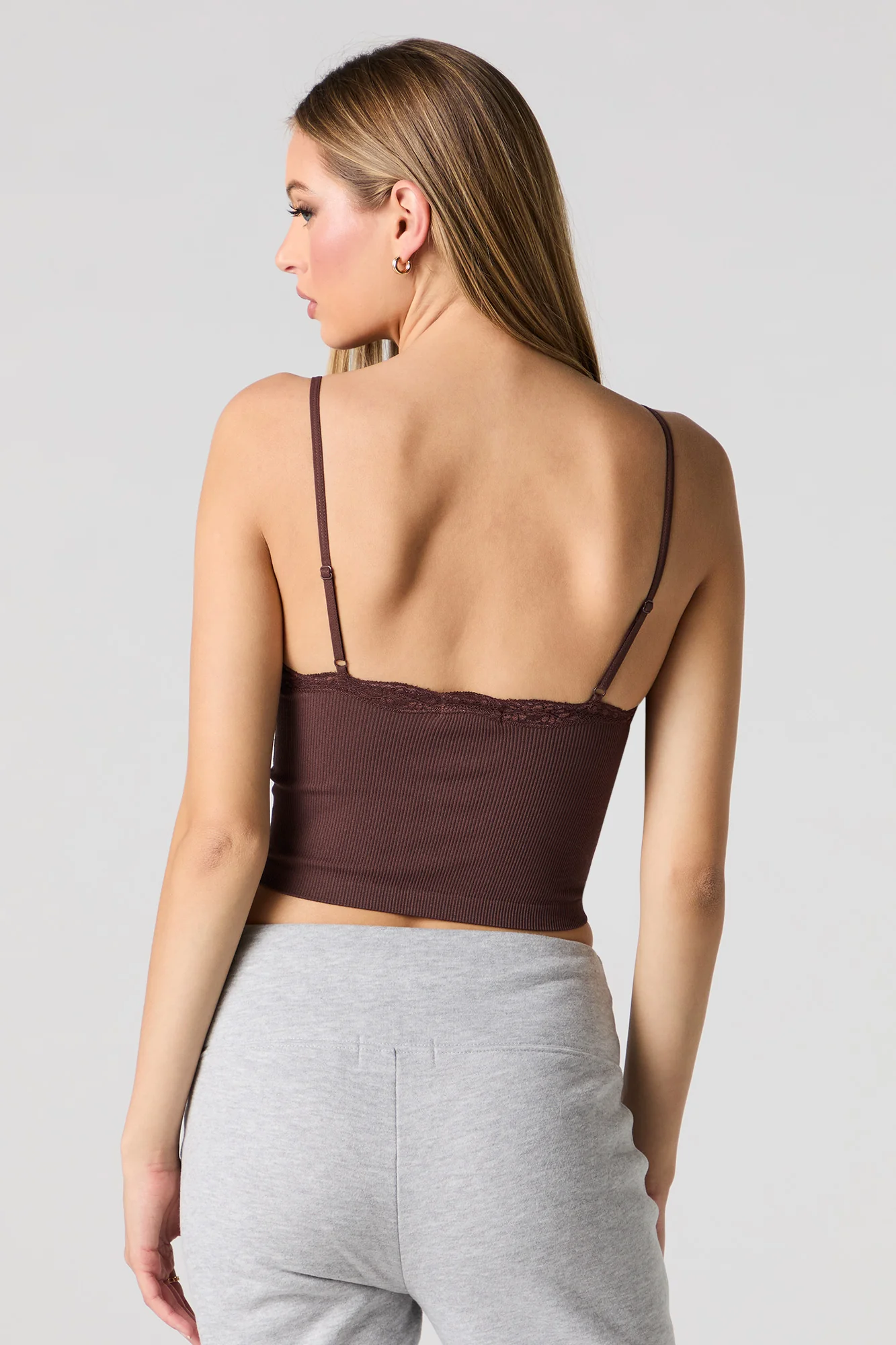 Camisole côtelée sans couture avec liséré de dentelle et bonnets intégrés - Image 11