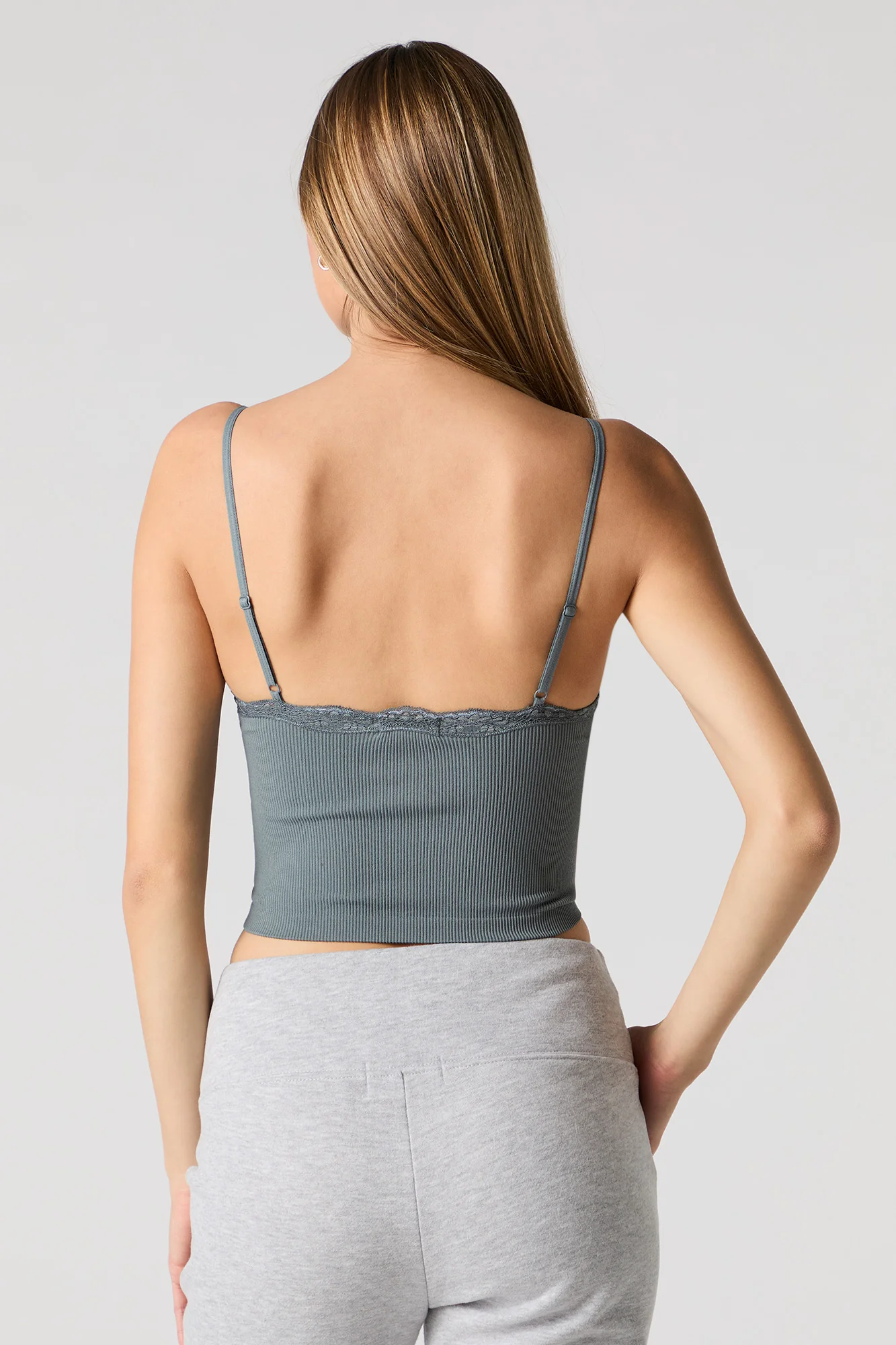 Camisole côtelée sans couture avec liséré de dentelle et bonnets intégrés - Image 14