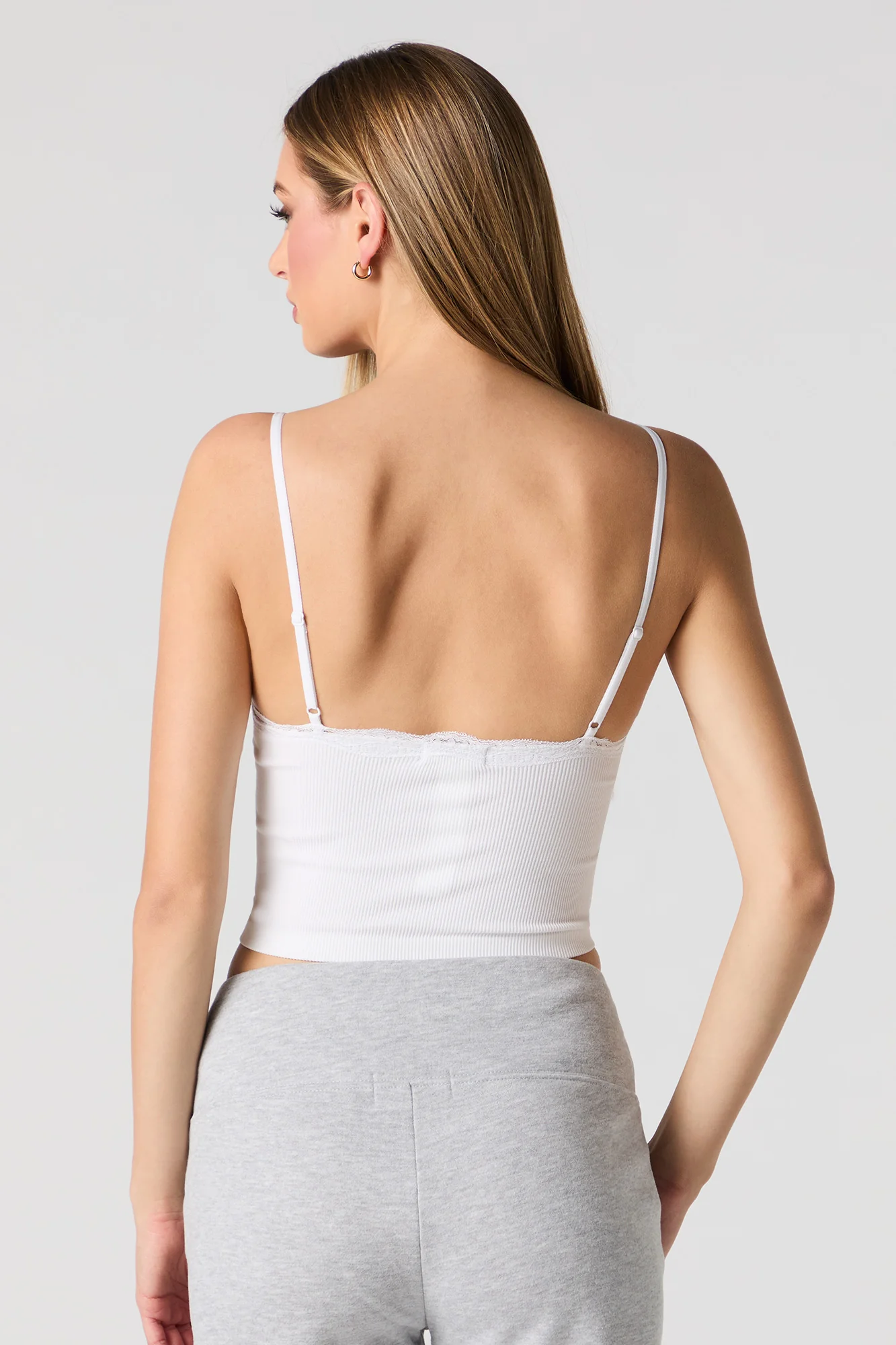 Camisole côtelée sans couture avec liséré de dentelle et bonnets intégrés - Image 8