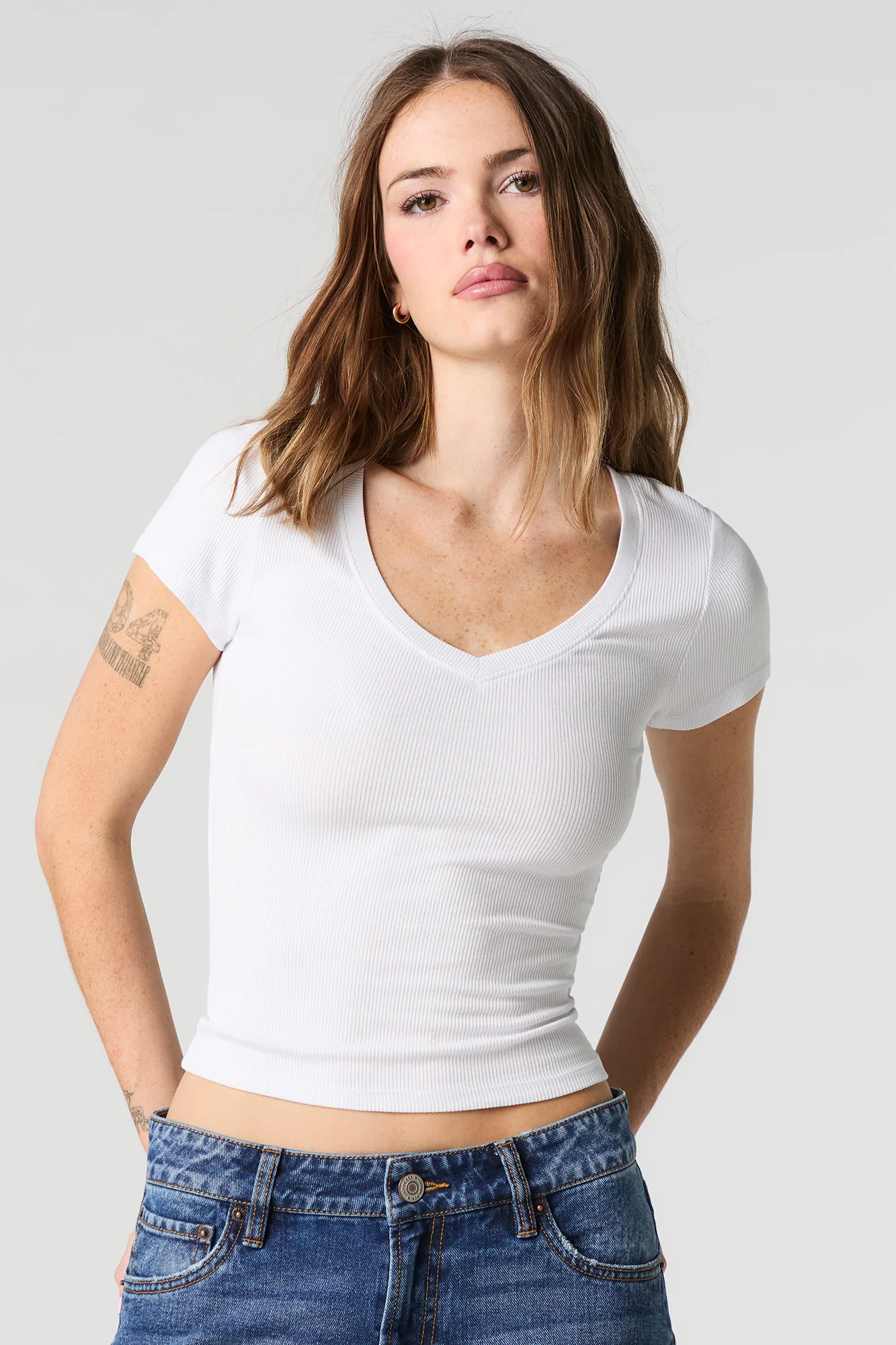 Ribbed V-Neck T-Shirt - Image 10