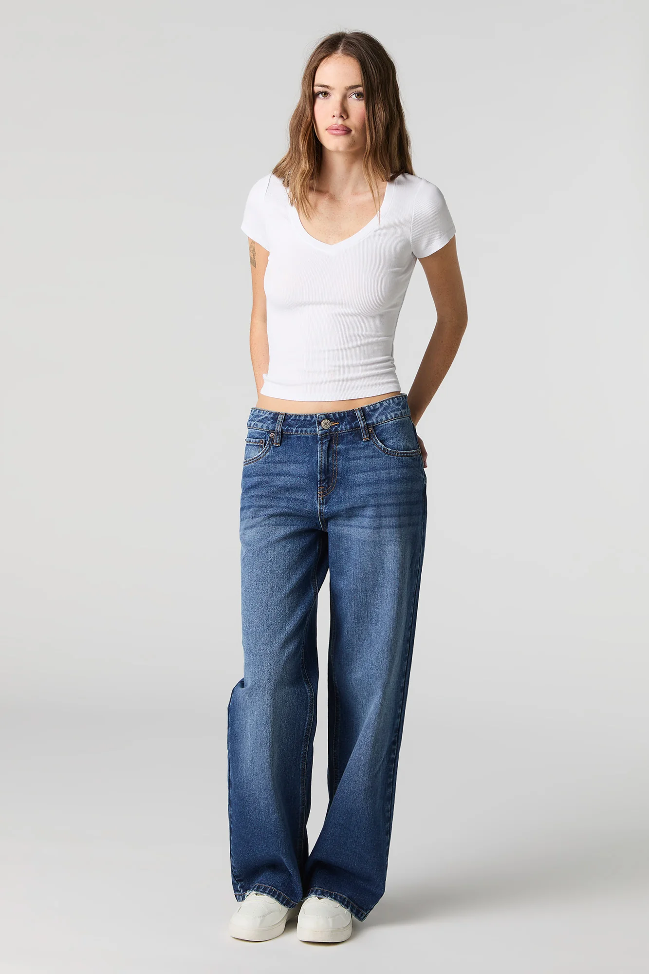 Ribbed V-Neck T-Shirt - Image 12