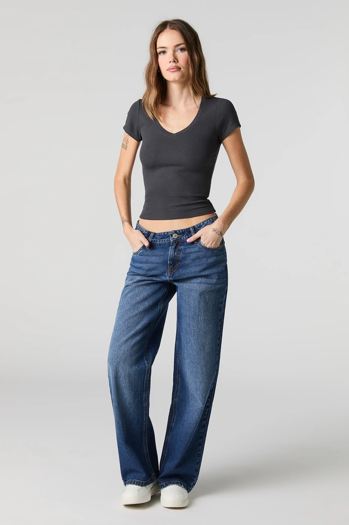 Ribbed V-Neck T-Shirt - Image 9