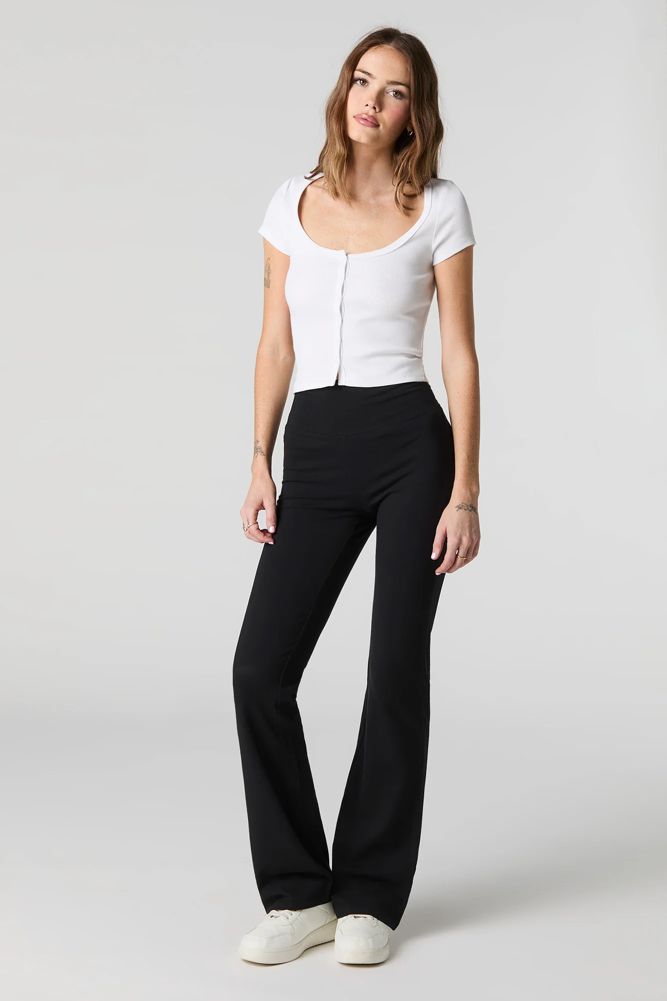 Ribbed Scoop Neck Button Front Top - Image 15