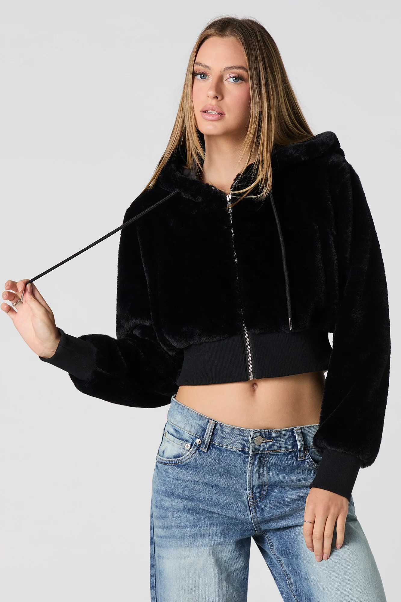 Blouson écourté à capuchon en similifourrure avec glissière - Image 2