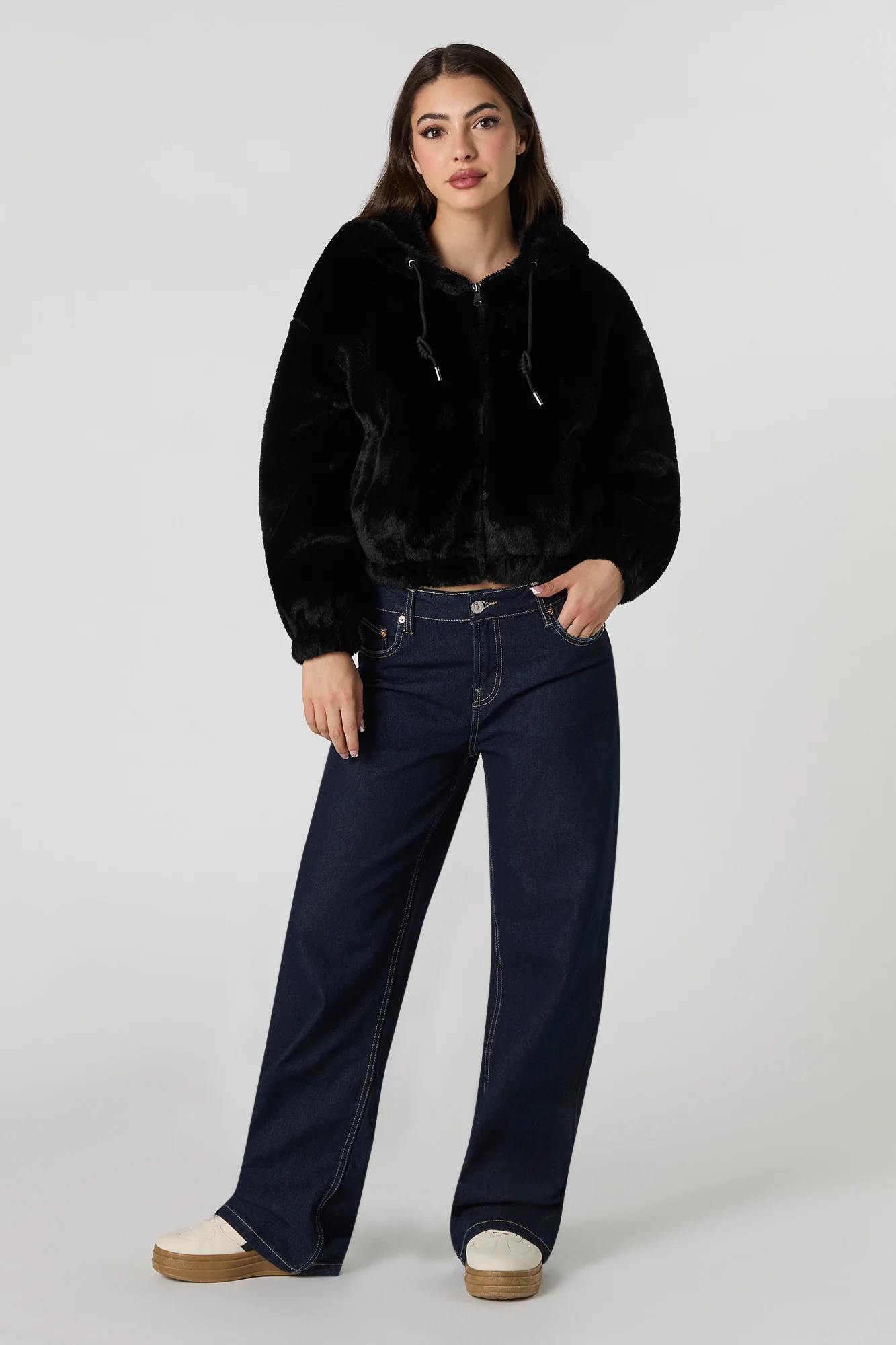 Blouson d'aviateur avec capuchon en similifourure - Image 4