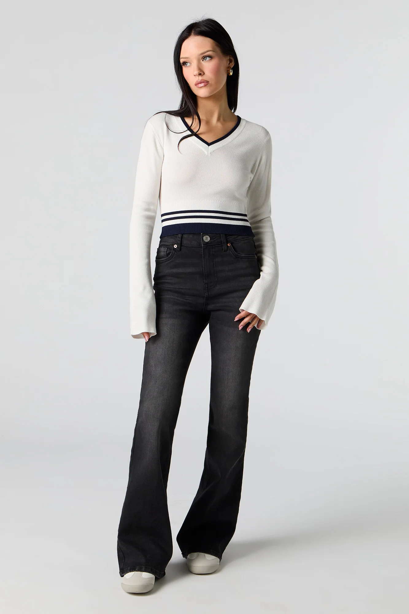 Ribbed Knit V-Neck Cropped Sweater - Image 12