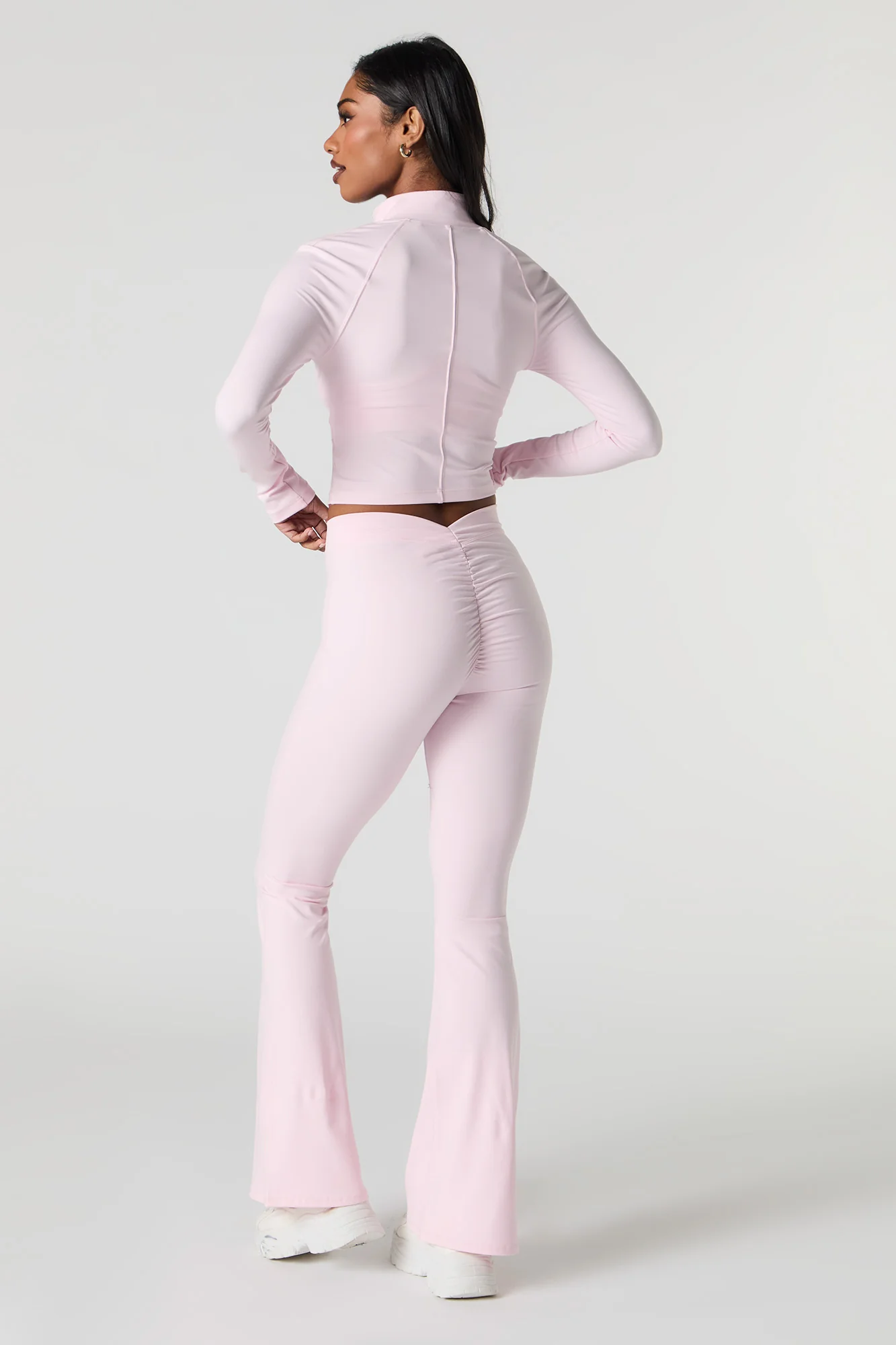 Pantalon Active à jambe évasée ruché au dos - Image 3
