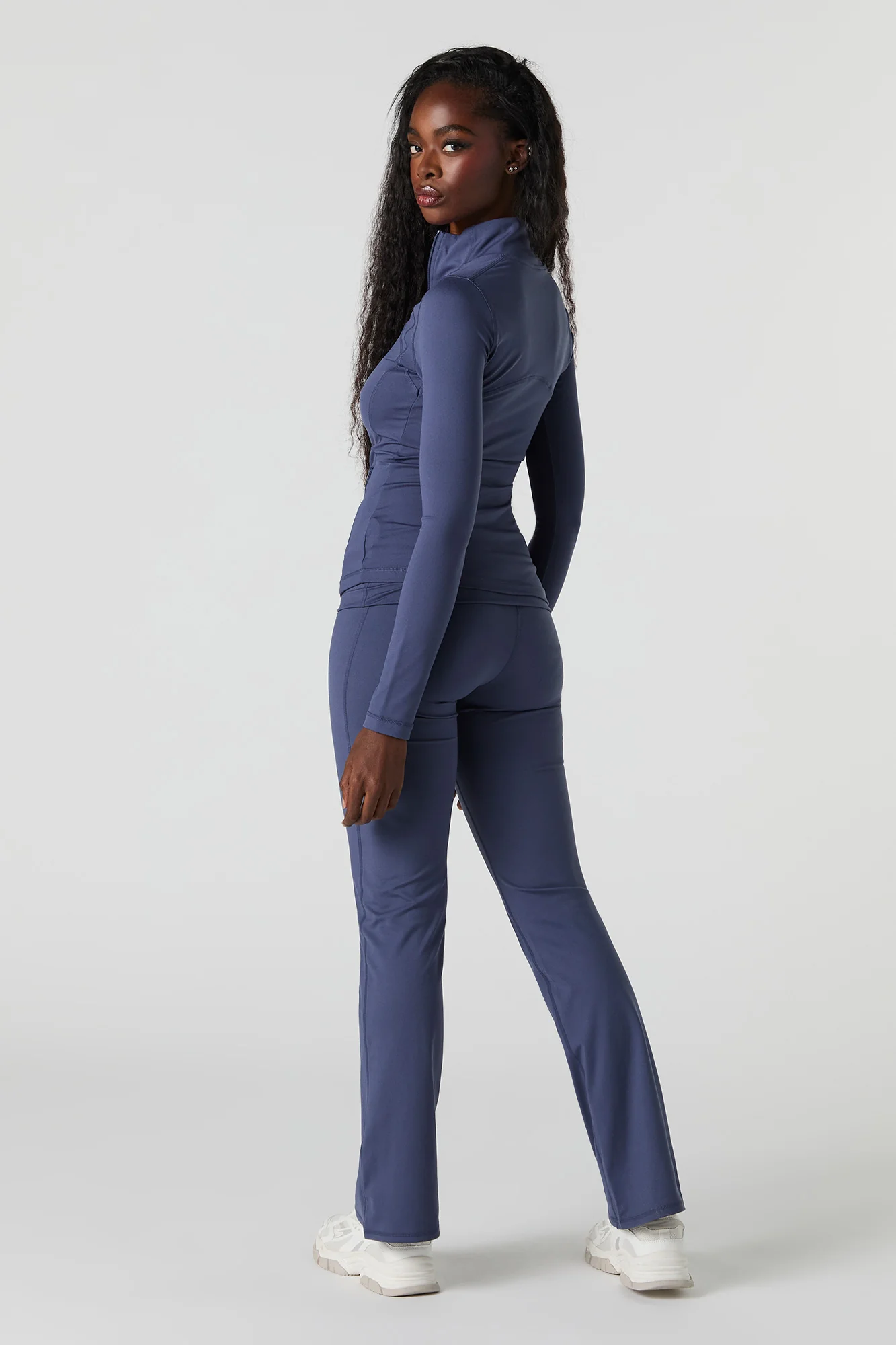 Pantalon à jambe évasée et taille repliée Active - Image 11