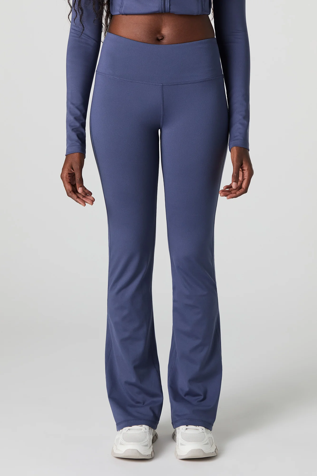 Pantalon à jambe évasée et poche arrière Active - Image 10